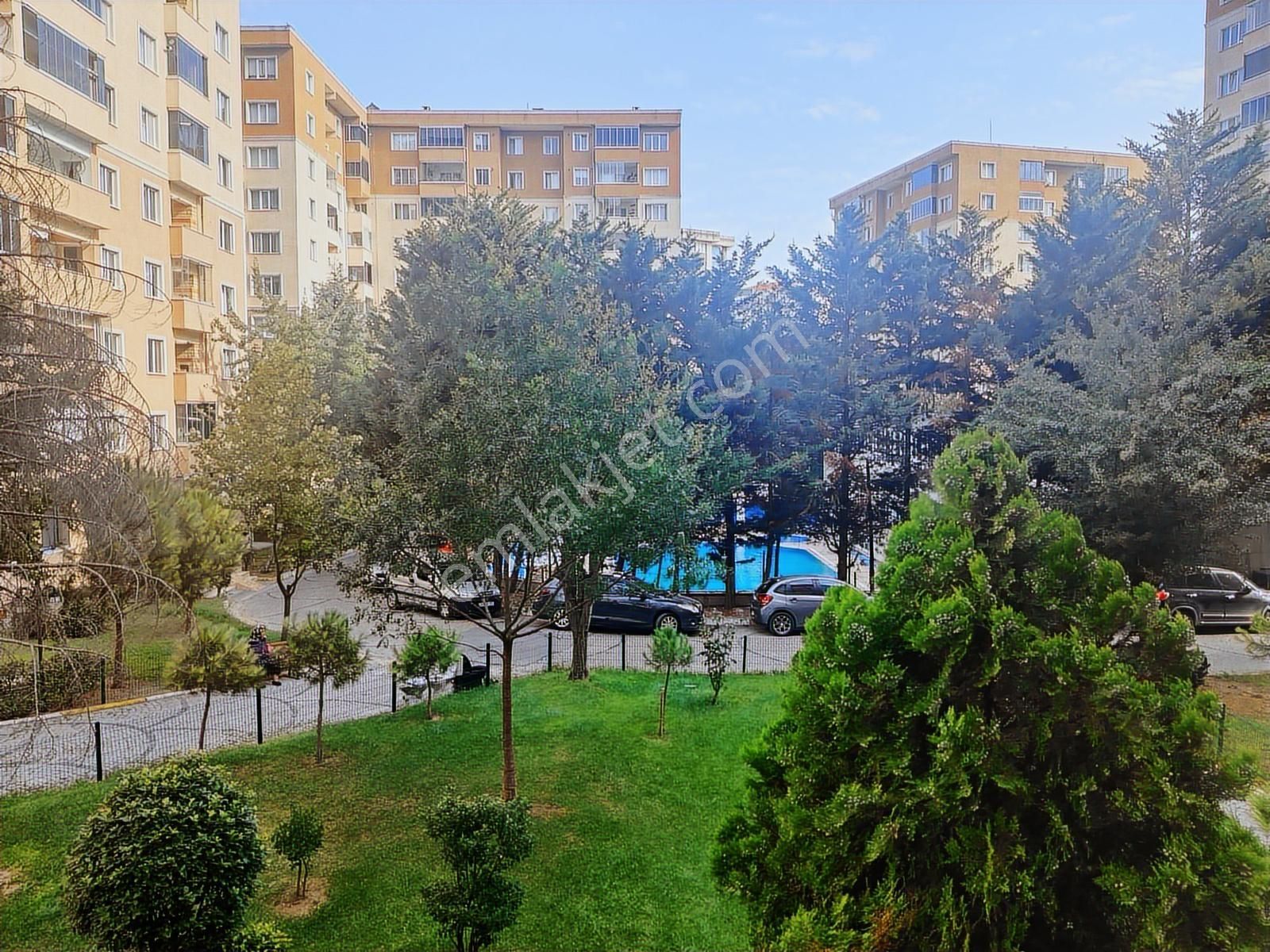 Satılık 3+1 Havuz Cephe Merkezi Lokasyonda Daire 150 M2 Net