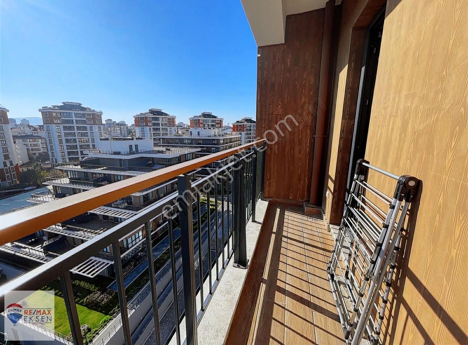 Ümraniye Necip Fazıl Mah Narlı Bahçe Evlerinde Satılık 3+1 Daire - Görsel 25