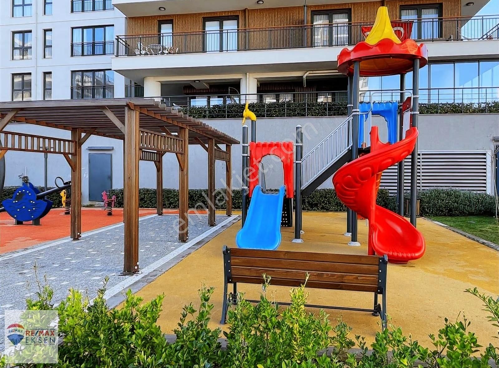 Ümraniye Necip Fazıl Mah Narlı Bahçe Evlerinde Satılık 3+1 Daire - Görsel 21