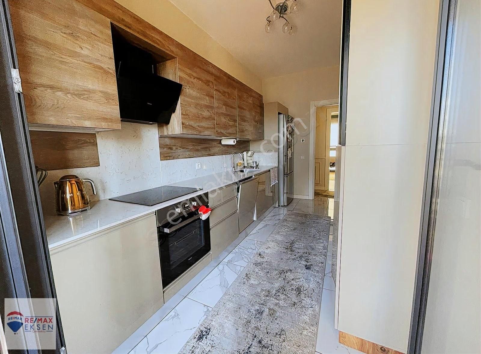 Ümraniye Necip Fazıl Mah Narlı Bahçe Evlerinde Satılık 3+1 Daire - Görsel 5