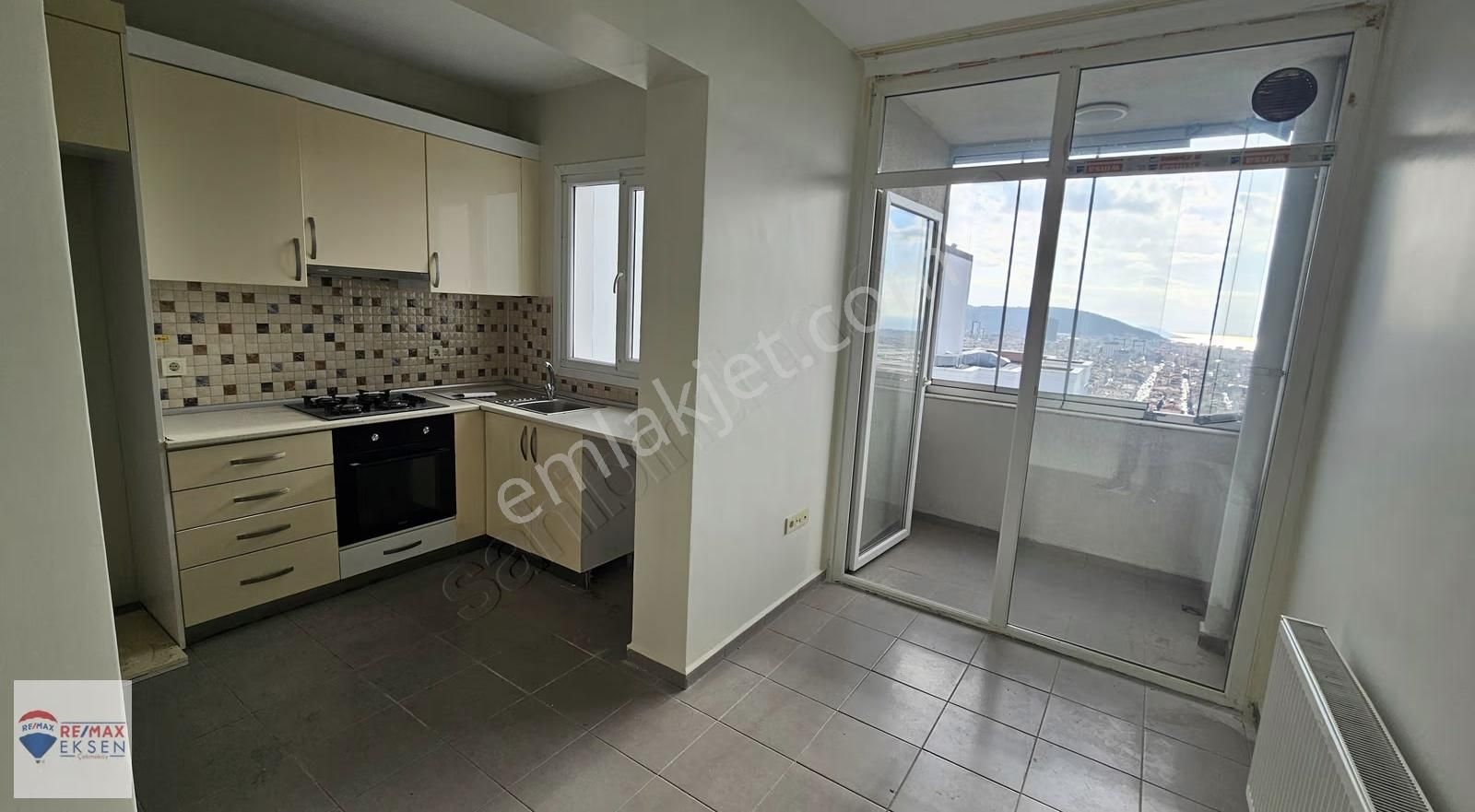 Ataşehir Atapark Konutları Adalar Manzaralı Kiralık 2,5+1 Daire - Görsel 2