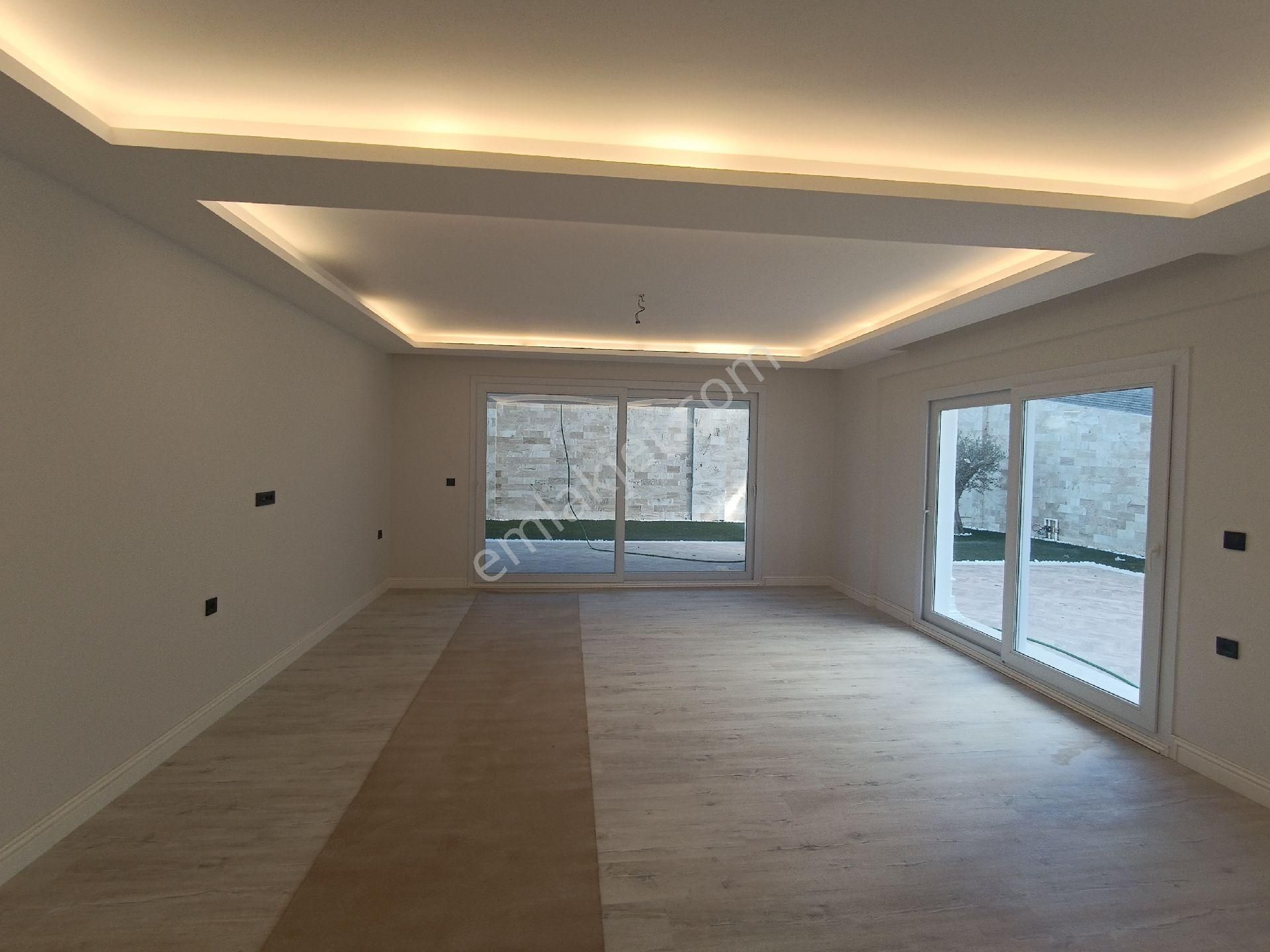 Kuşadası Merkezde Satılık 3+1 Sıfır Daire