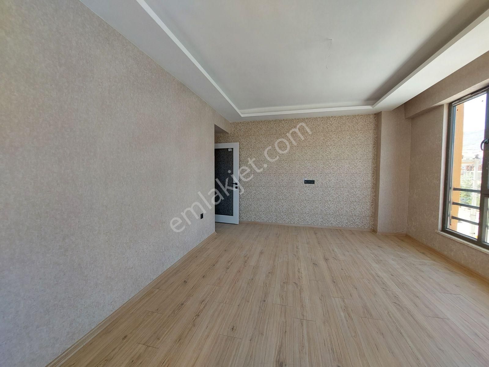 Kapalı Otoparklı-asansörlü-3+1 Arakat Sıfır Daire... - Görsel 19