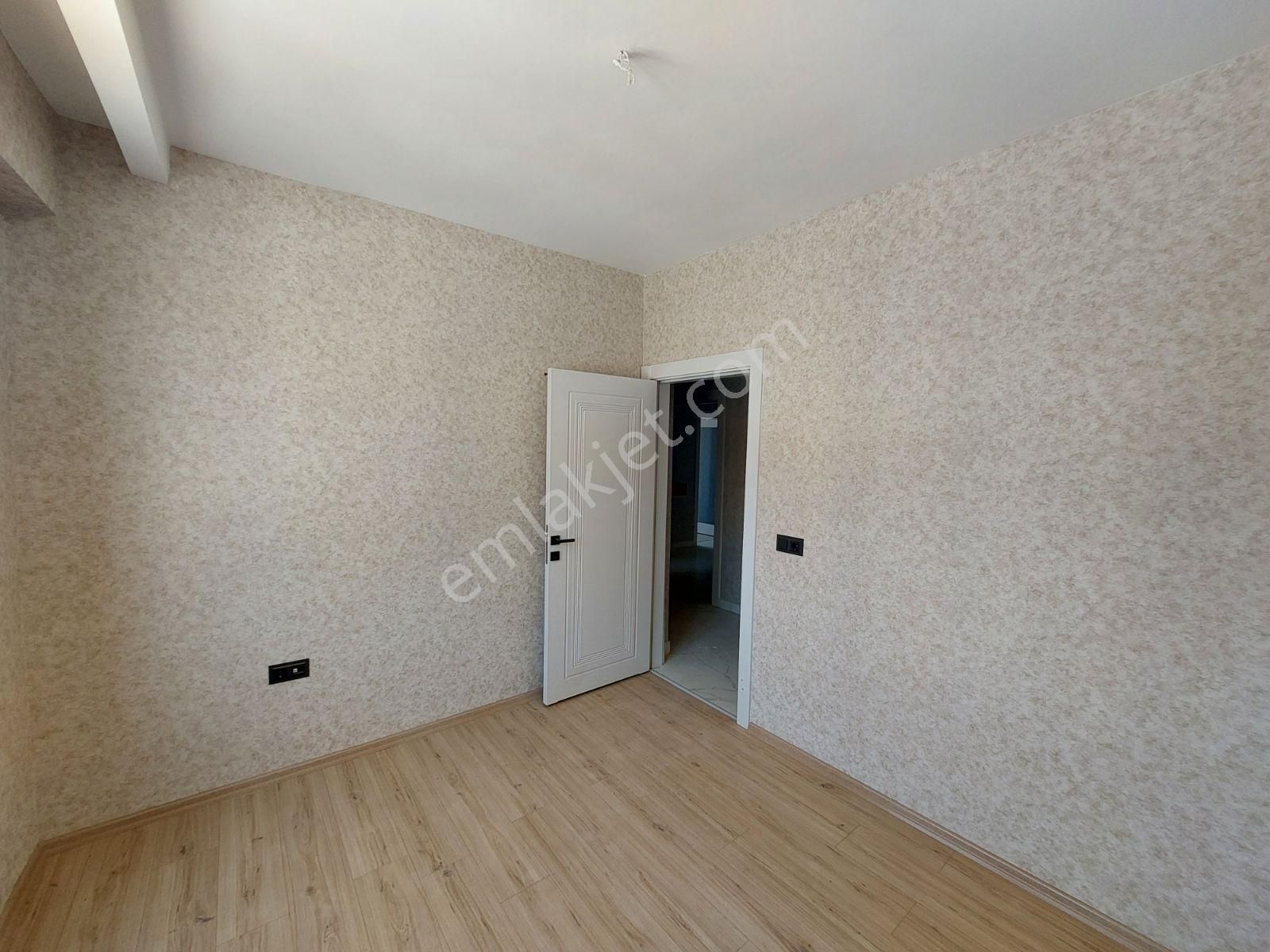 Kapalı Otoparklı-asansörlü-3+1 Arakat Sıfır Daire... - Görsel 11