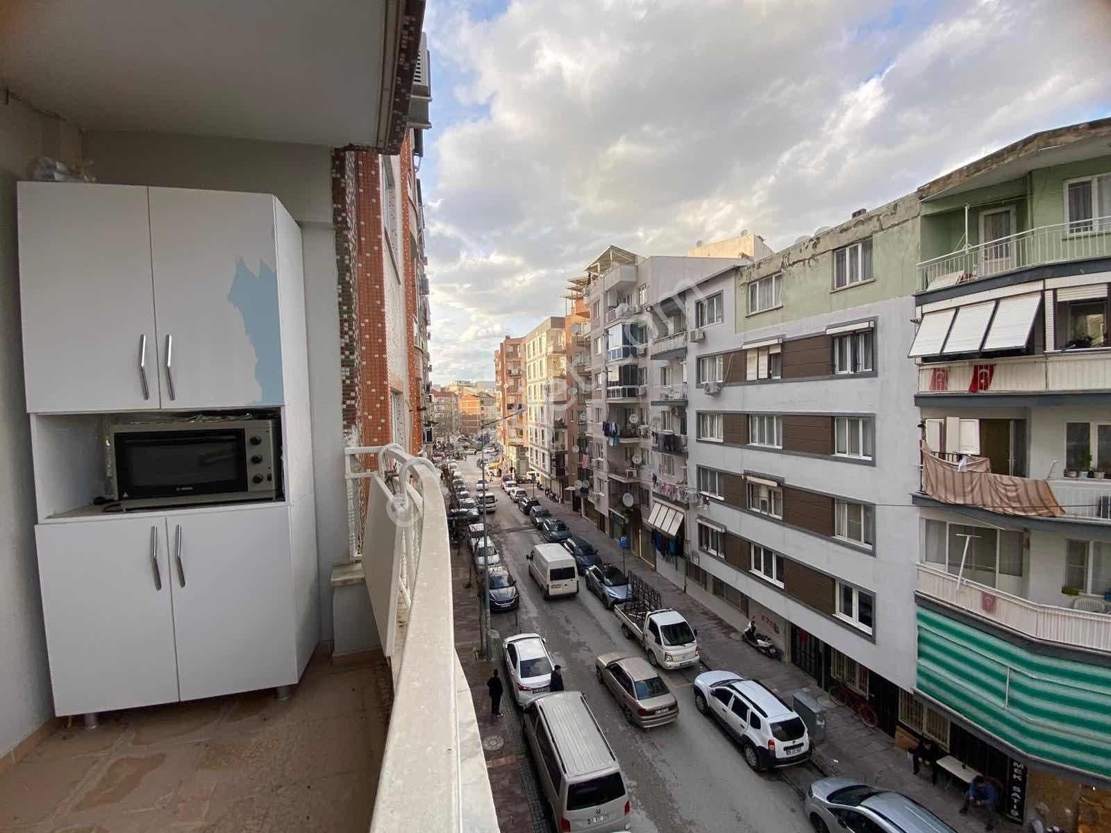 Alaybey Mahallesinde 17 Yaşında 3+1 Asansörlü Ara Kat Fırsatı - Görsel 8