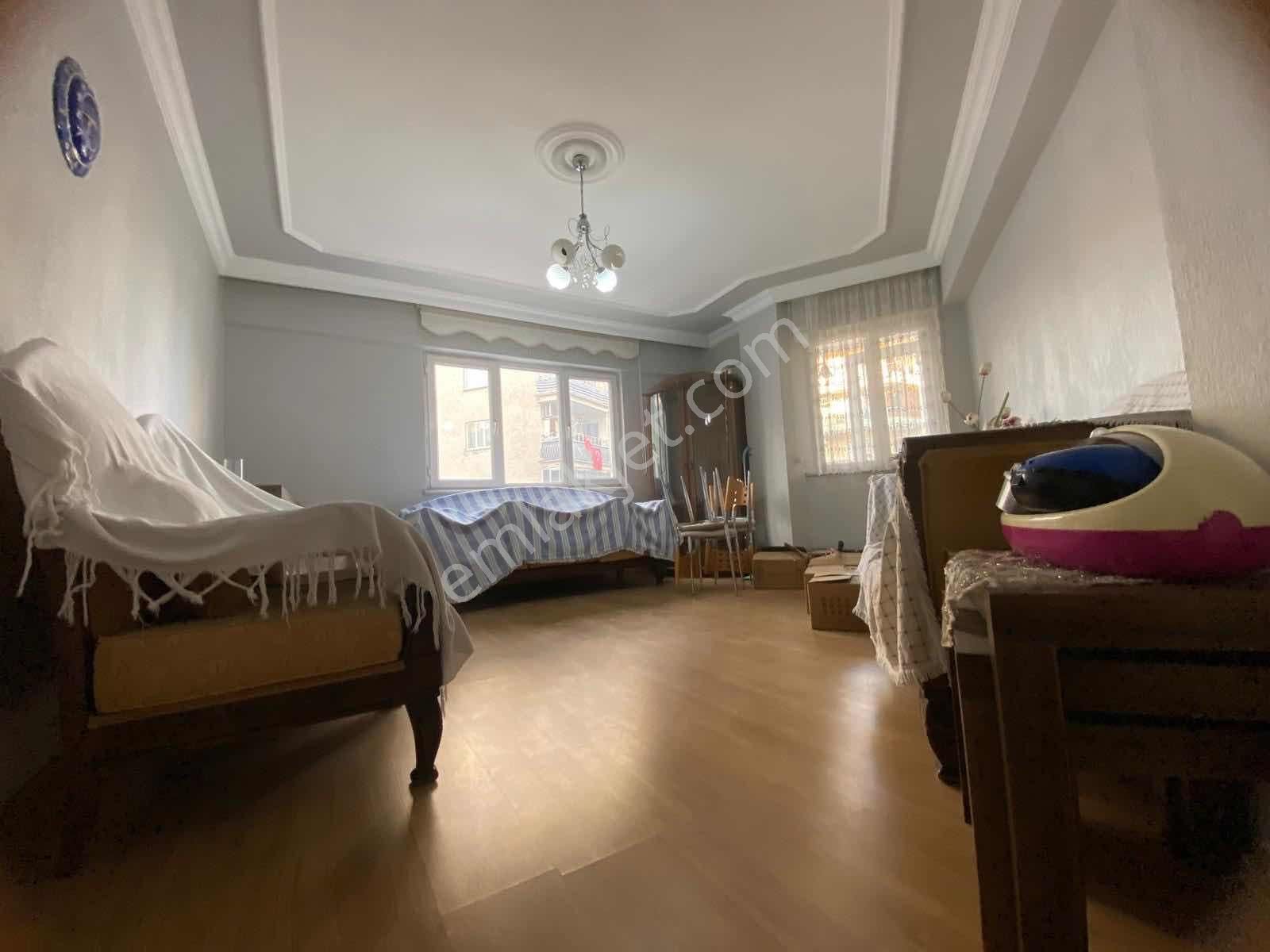 Alaybey Mahallesinde 17 Yaşında 3+1 Asansörlü Ara Kat Fırsatı - Görsel 20