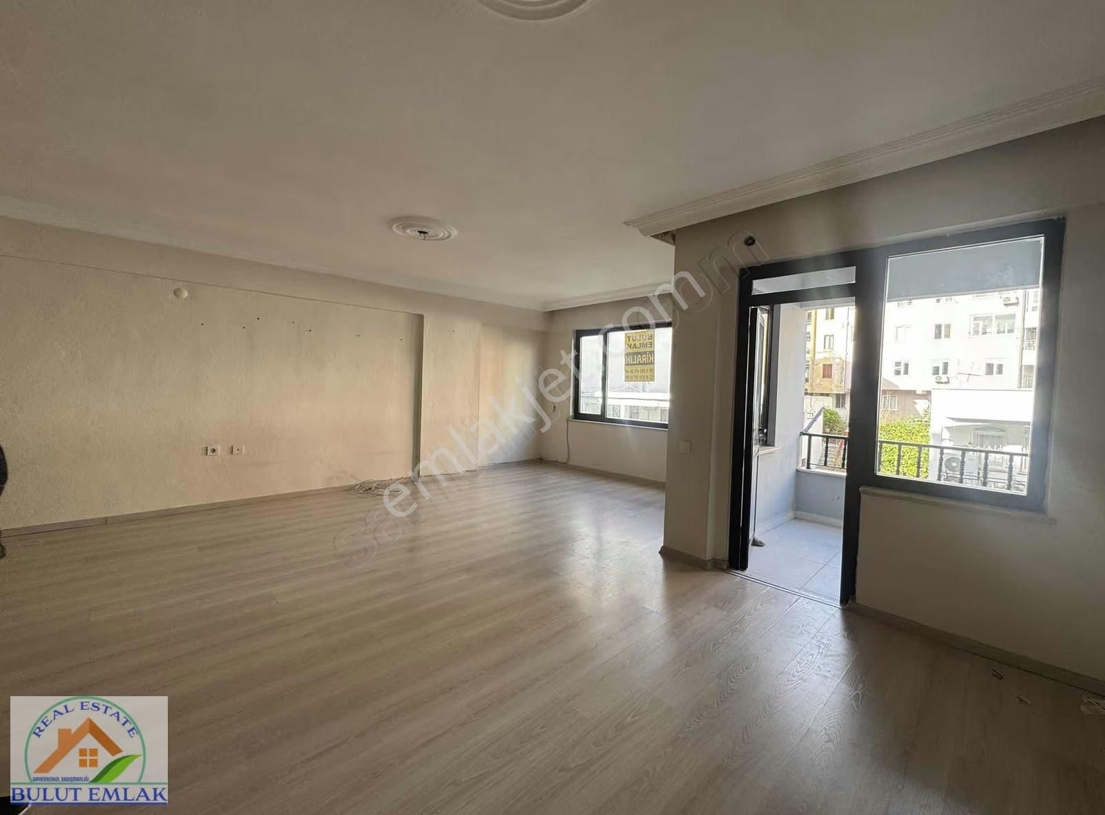 Bulut'tan Marmaris Merkezde 2+1 Kiralık Geniş Daire