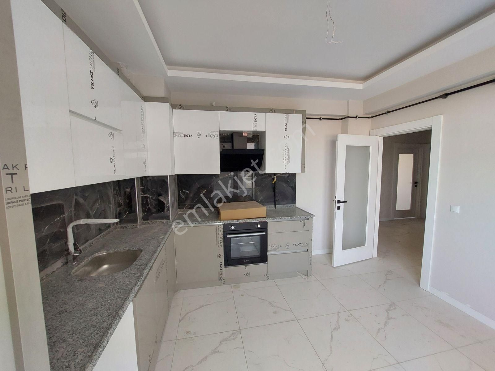 Selahattin Eyyubi Mah.de Kapalı Otoparklı, Asansörlü,sıfır Daır