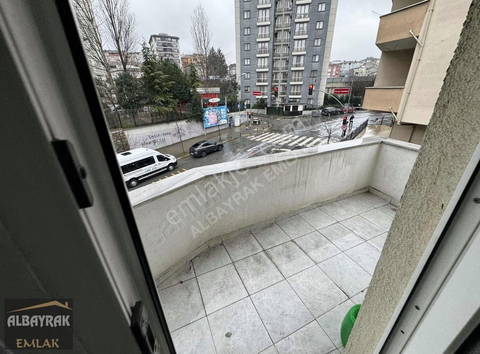 Albayrak Emlaktan Ara Kat Balkonlu İtfaiye Yani Daıre - Görsel 24