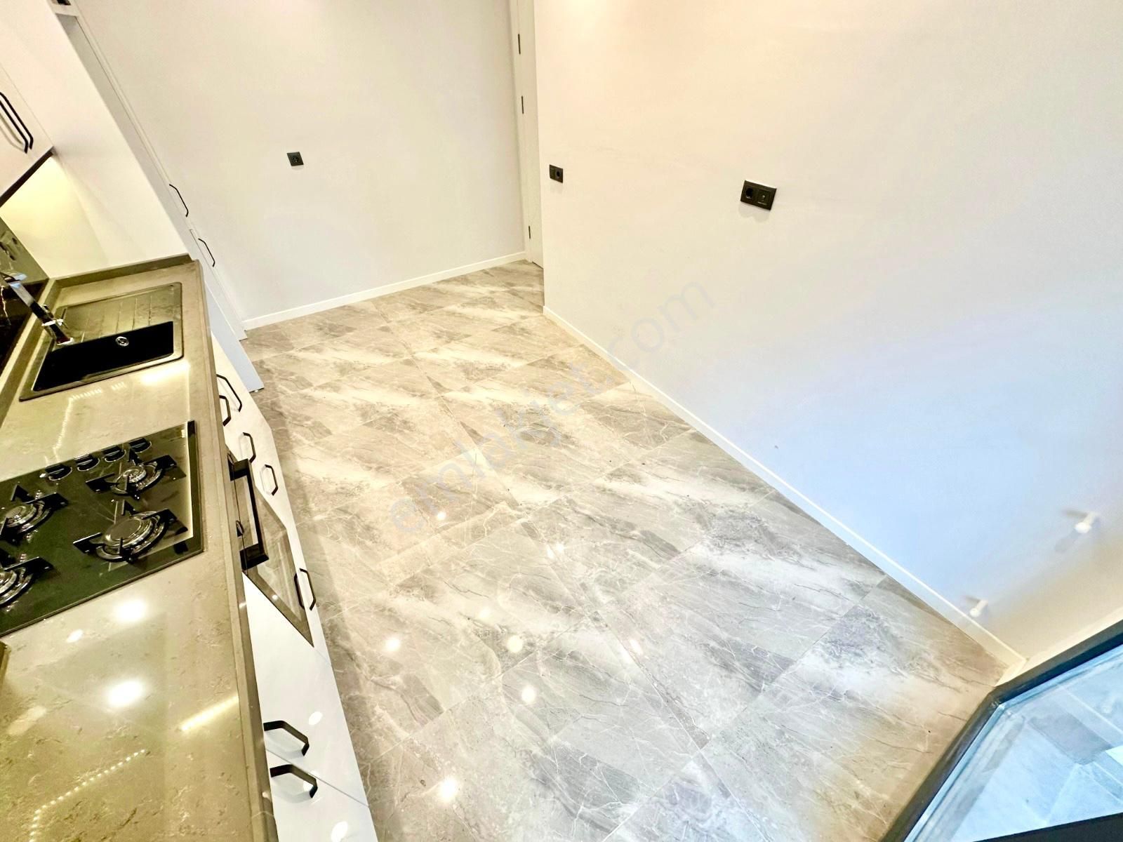 🏡 Referans'tan Altınkum'da Denize 550 M Ebeveyn Banyolu Ayrı Mutfak 2+1 Daire - Görsel 3