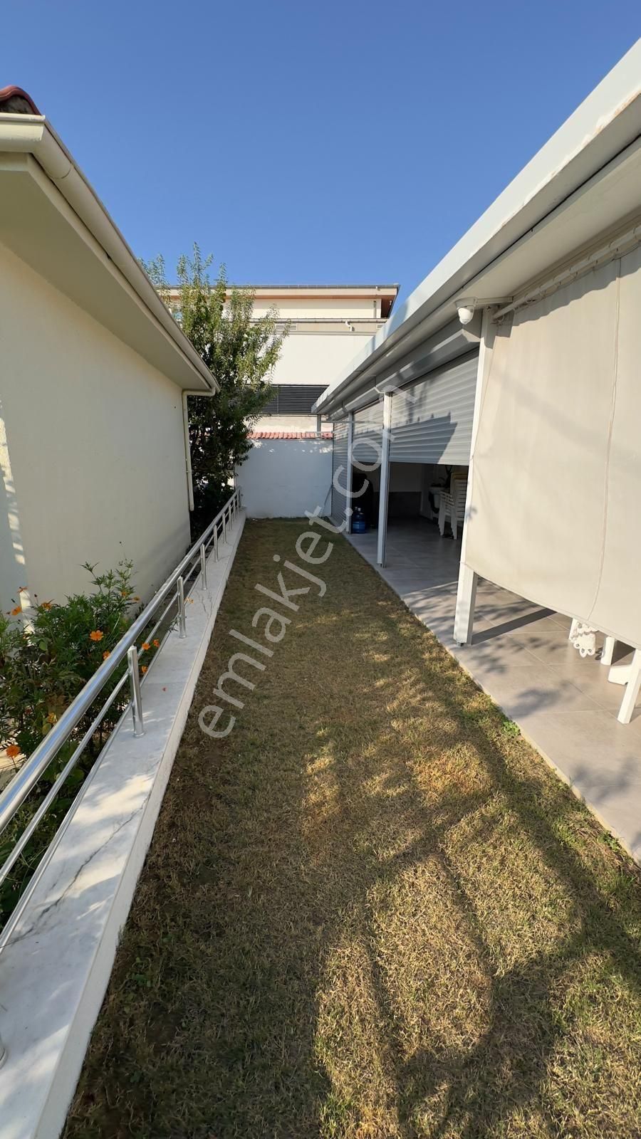 Kuşadası Davutlar Sahilınde Denize Sıfır Sitede Tek Müstakil Emsalsiz Villa - Görsel 17