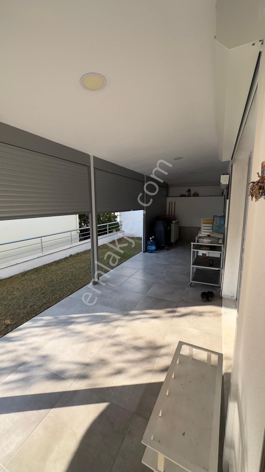 Kuşadası Davutlar Sahilınde Denize Sıfır Sitede Tek Müstakil Emsalsiz Villa - Görsel 19
