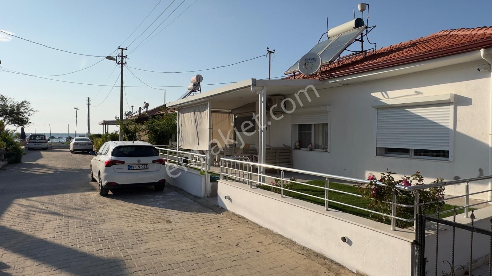 Kuşadası Davutlar Sahilınde Denize Sıfır Sitede Tek Müstakil Emsalsiz Villa - Görsel 8