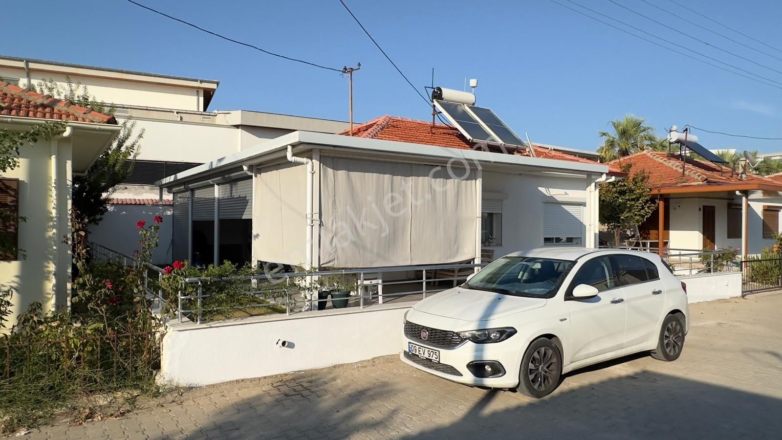 Kuşadası Davutlar Sahilınde Denize Sıfır Sitede Tek Müstakil Emsalsiz Villa - Görsel 2