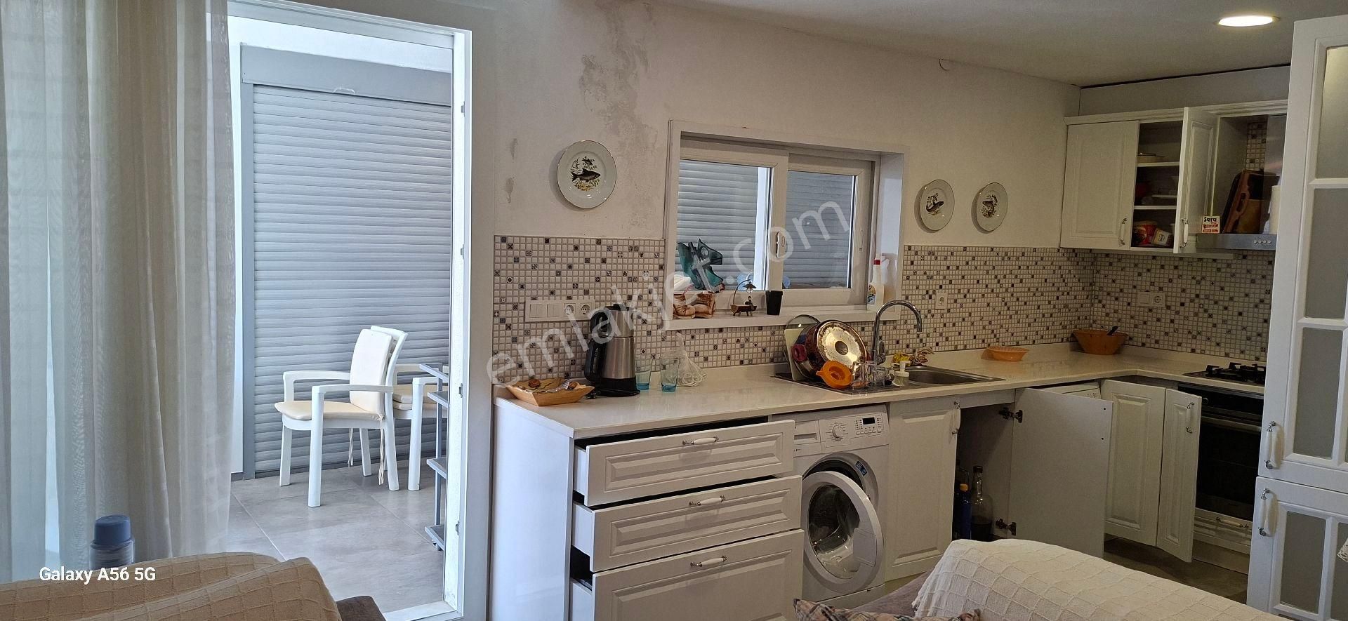 Kuşadası Davutlar Sahilınde Denize Sıfır Sitede Tek Müstakil Emsalsiz Villa - Görsel 29