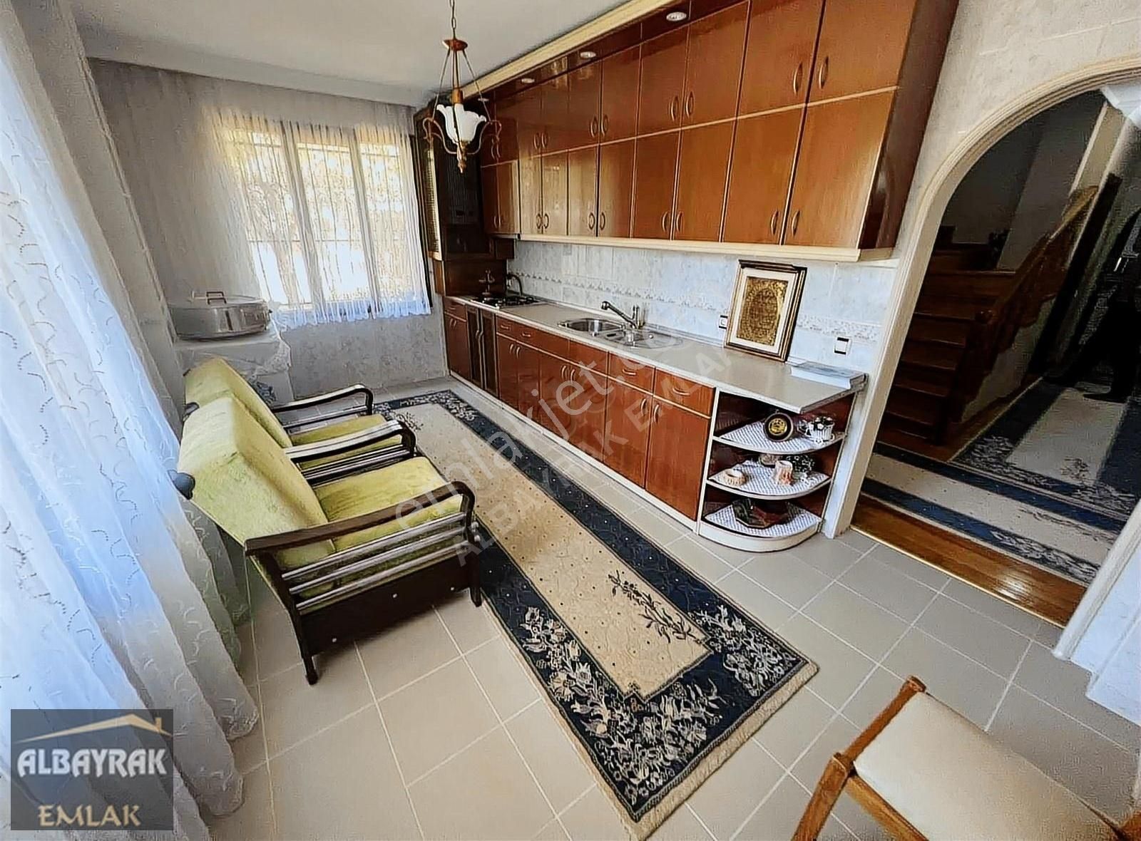 Albayrak'tan Şehir Merkezinde 462m2 Arsa İçinde 3 Kat Villa - Görsel 13