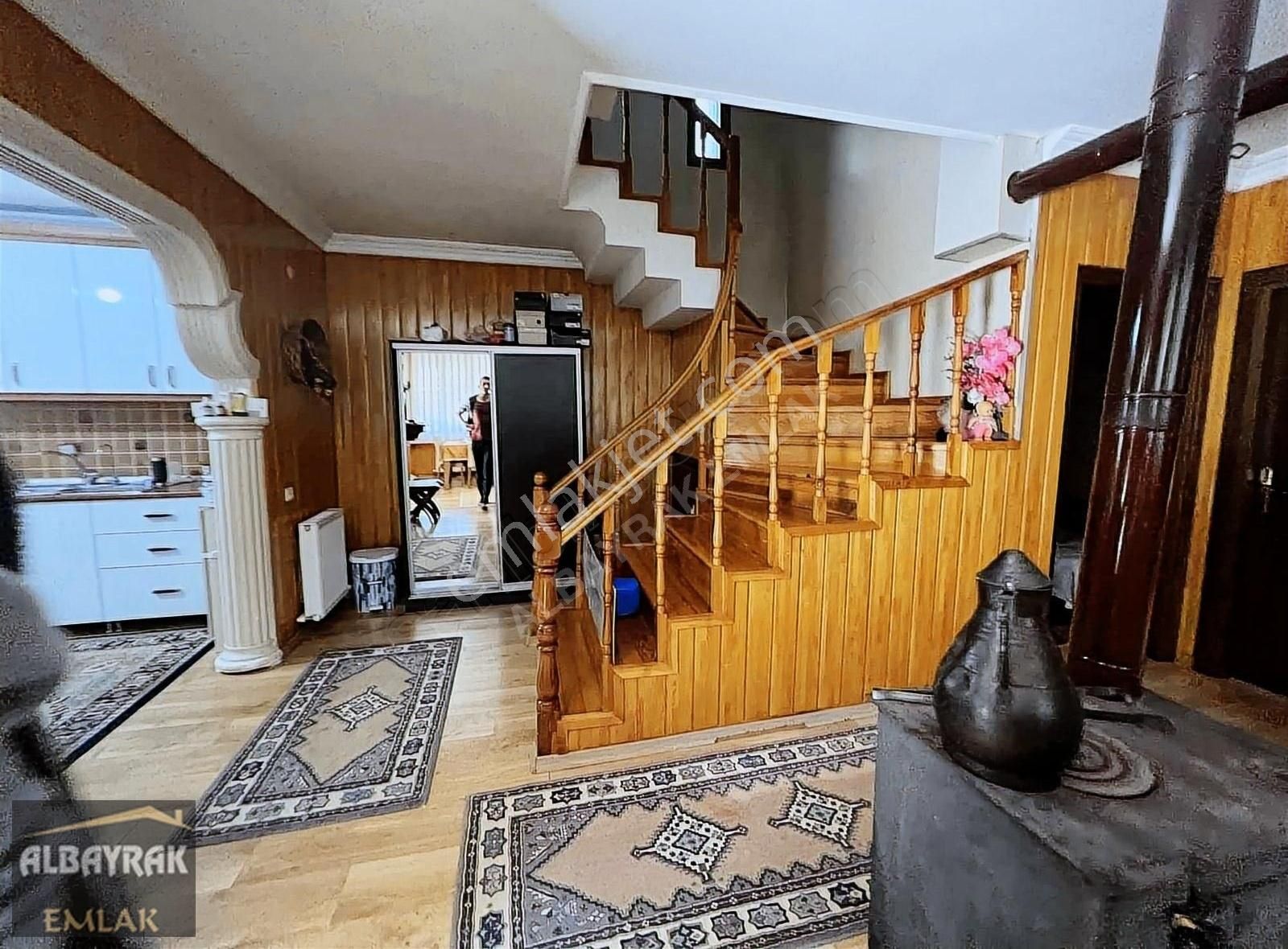 Albayrak'tan Şehir Merkezinde 462m2 Arsa İçinde 3 Kat Villa - Görsel 29