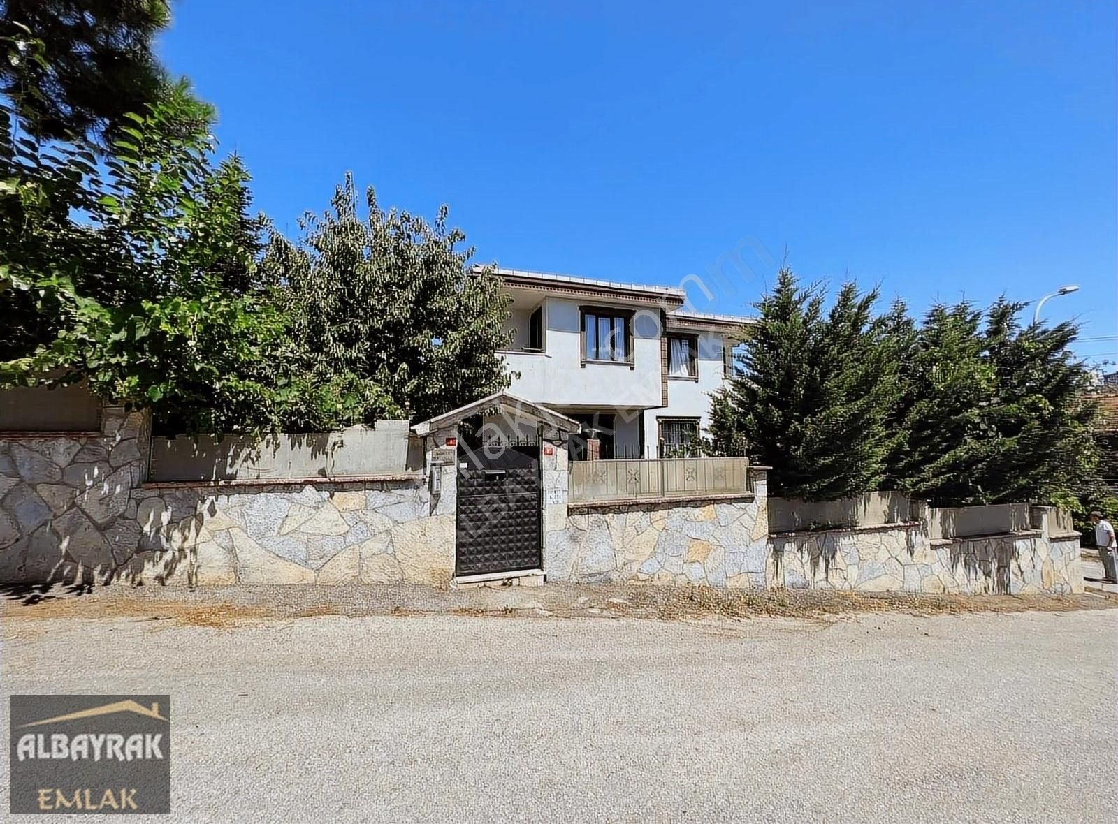 Albayrak'tan Şehir Merkezinde 462m2 Arsa İçinde 3 Kat Villa - Görsel 35