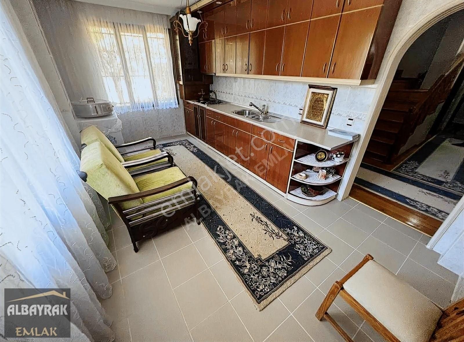 Albayrak'tan Şehir Merkezinde 462m2 Arsa İçinde 3 Kat Villa - Görsel 19