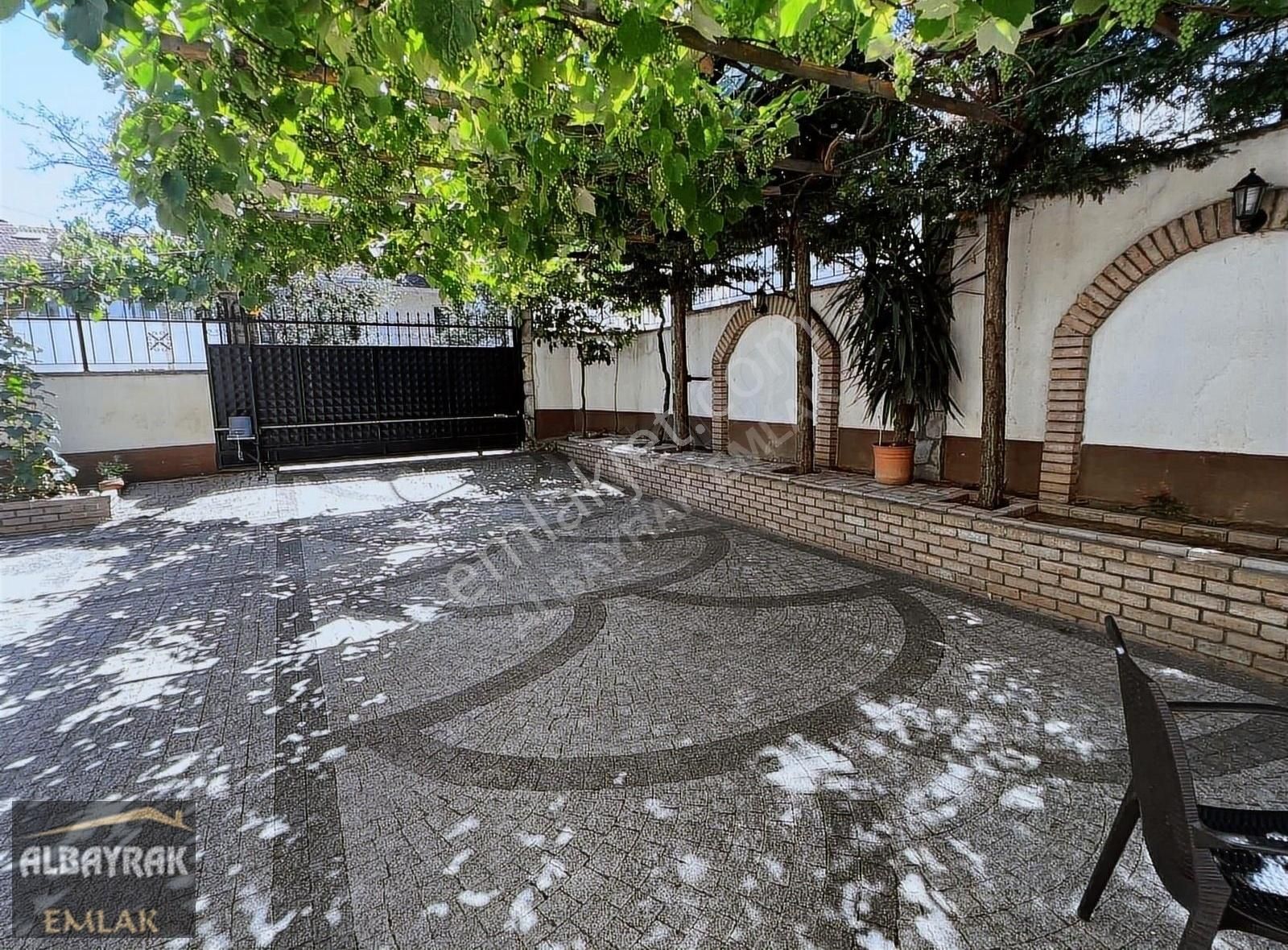 Albayrak'tan Şehir Merkezinde 462m2 Arsa İçinde 3 Kat Villa - Görsel 8