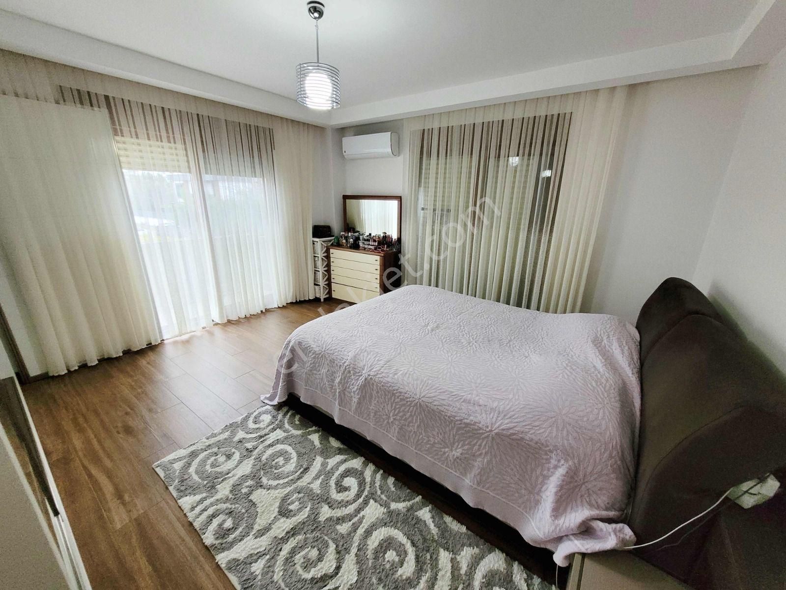 Güre'de, En Prestijli Sitede Havuzlu Ultra Lüks 3+1 Villa - Görsel 26