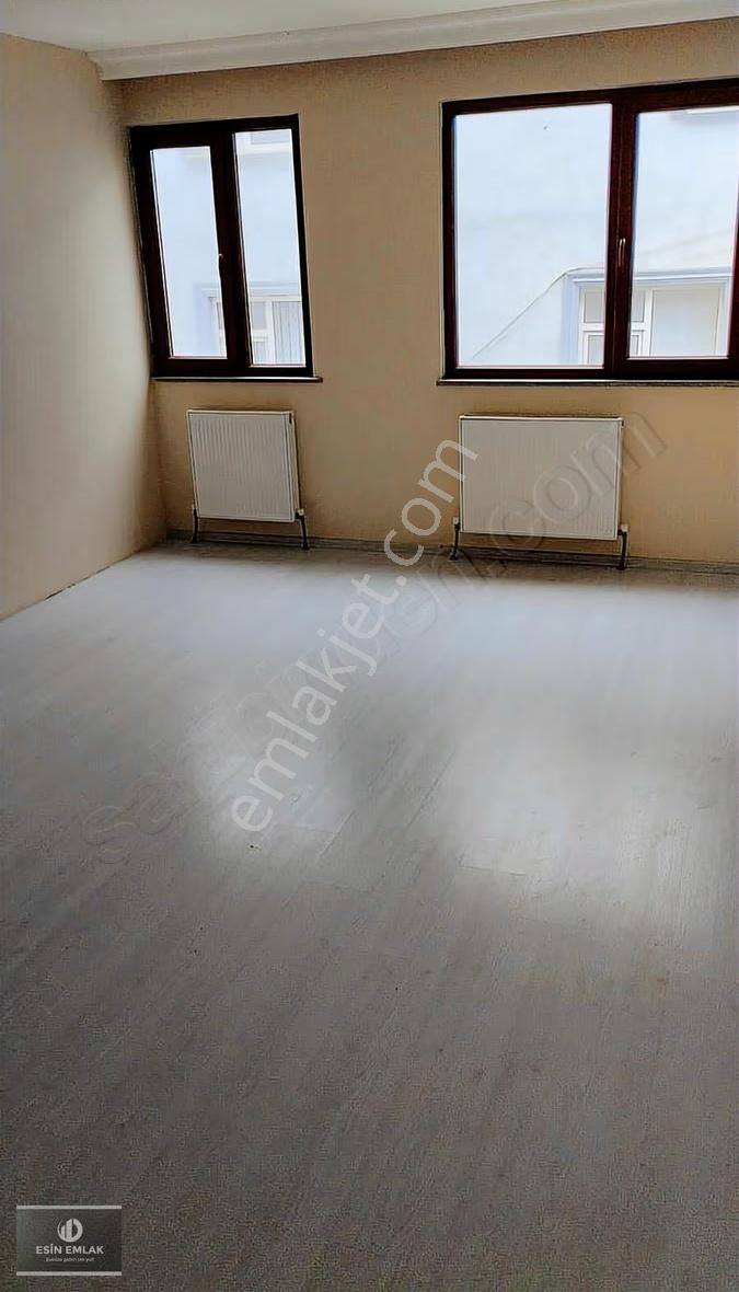 Atatürk Mah'de Geniş Arakat Satılık 2+1 Daire - Görsel 3