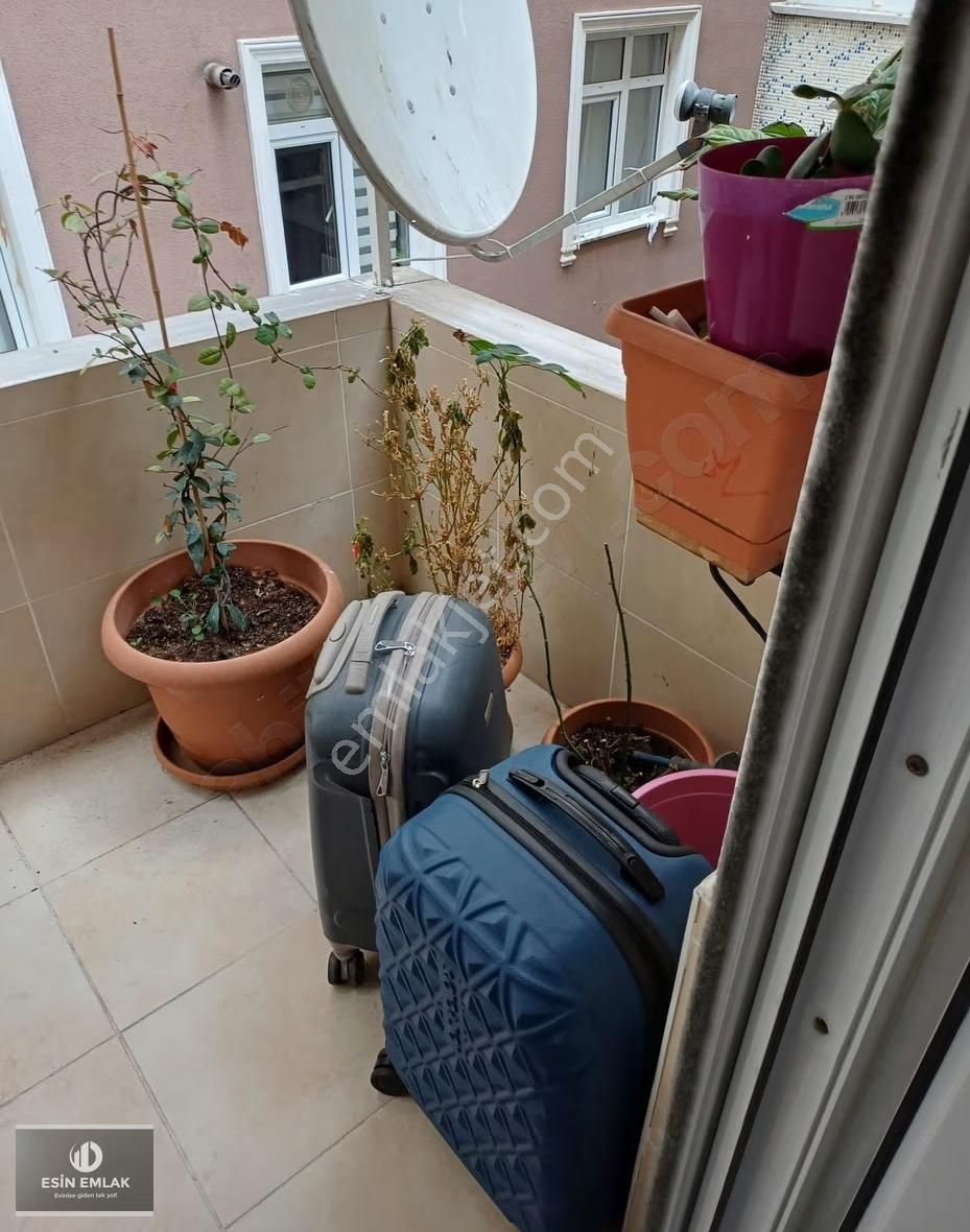 Üst Güzelyalıda E-5'e Yakın Geniş Satılık 1+1 Daire - Görsel 15
