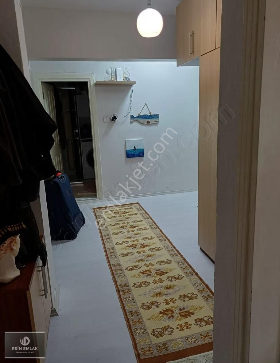 Üst Güzelyalıda E-5'e Yakın Geniş Satılık 1+1 Daire - Görsel 12