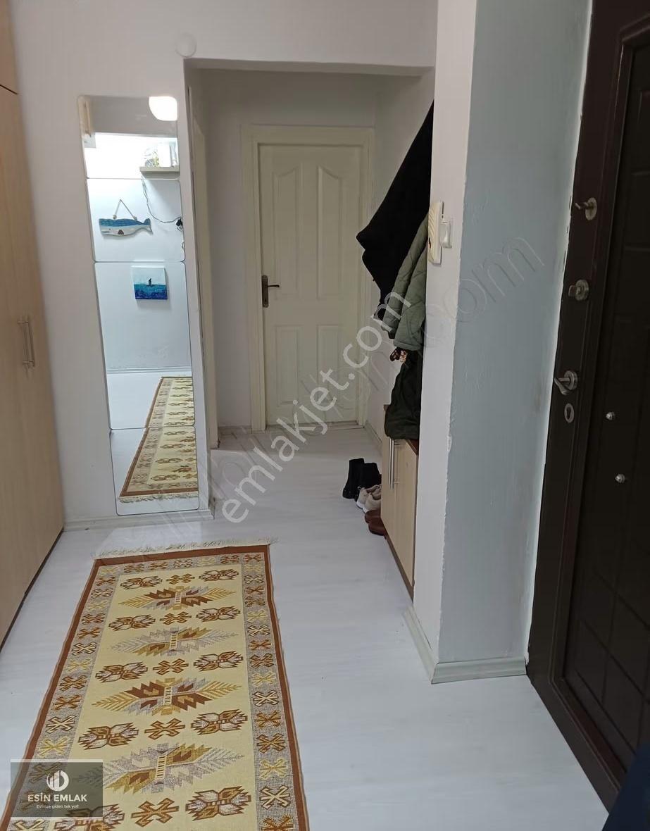 Üst Güzelyalıda E-5'e Yakın Geniş Satılık 1+1 Daire - Görsel 35