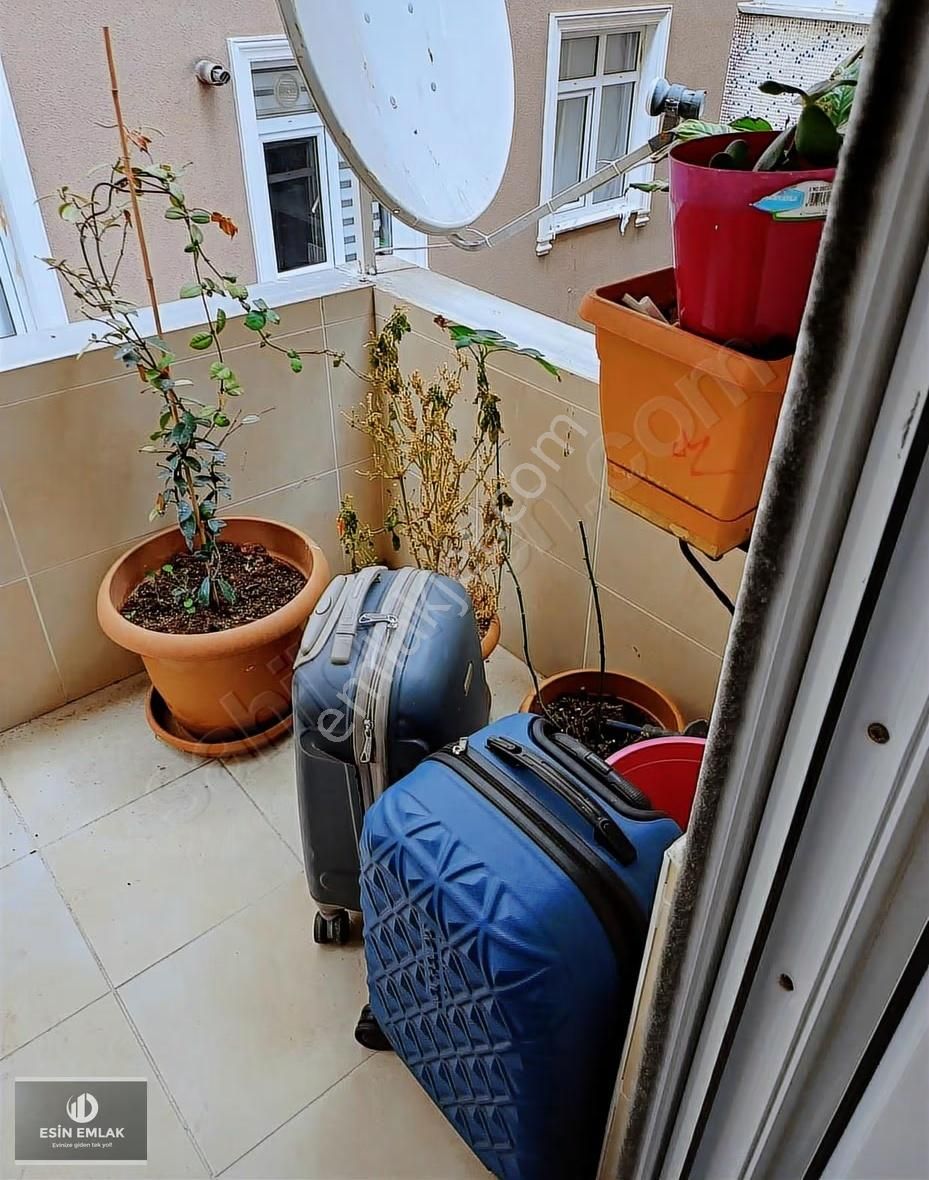 Üst Güzelyalıda E-5'e Yakın Geniş Satılık 1+1 Daire - Görsel 21
