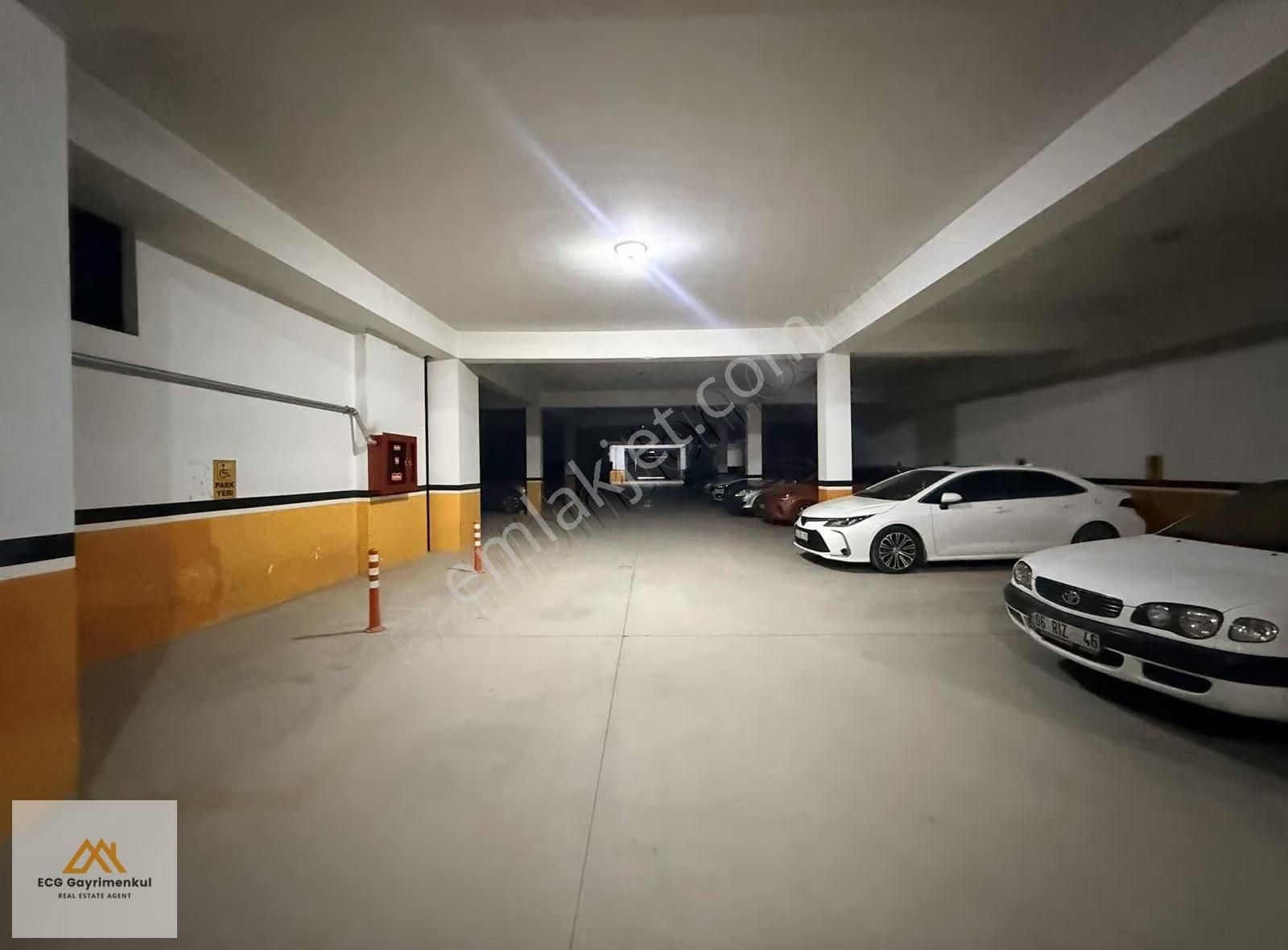 Engincan Gül'den; Sitede 8. Katta Lüx 4+1 Kiralık Daire - Görsel 6