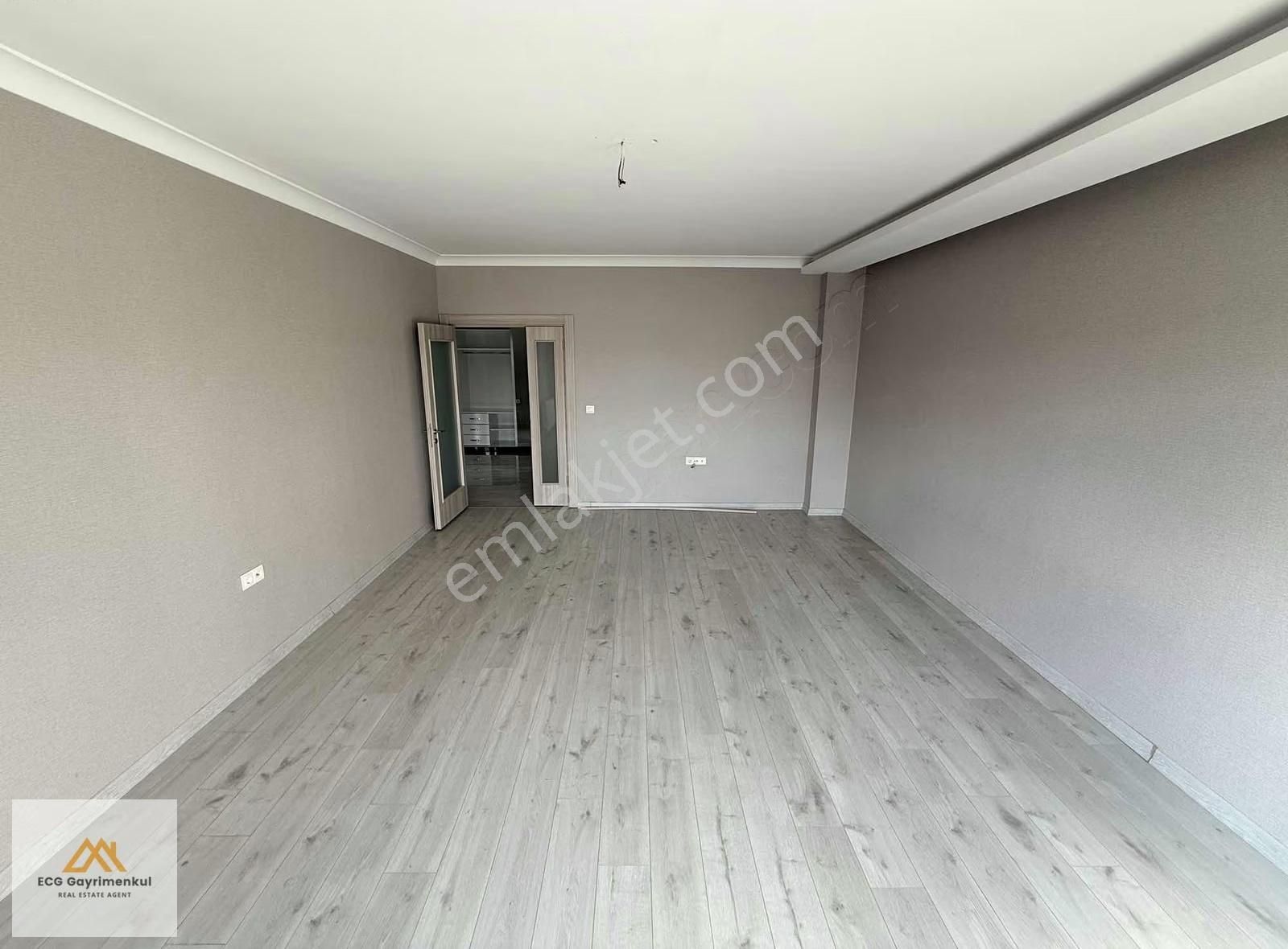 Engincan Gül'den; Sitede 8. Katta Lüx 4+1 Kiralık Daire - Görsel 5