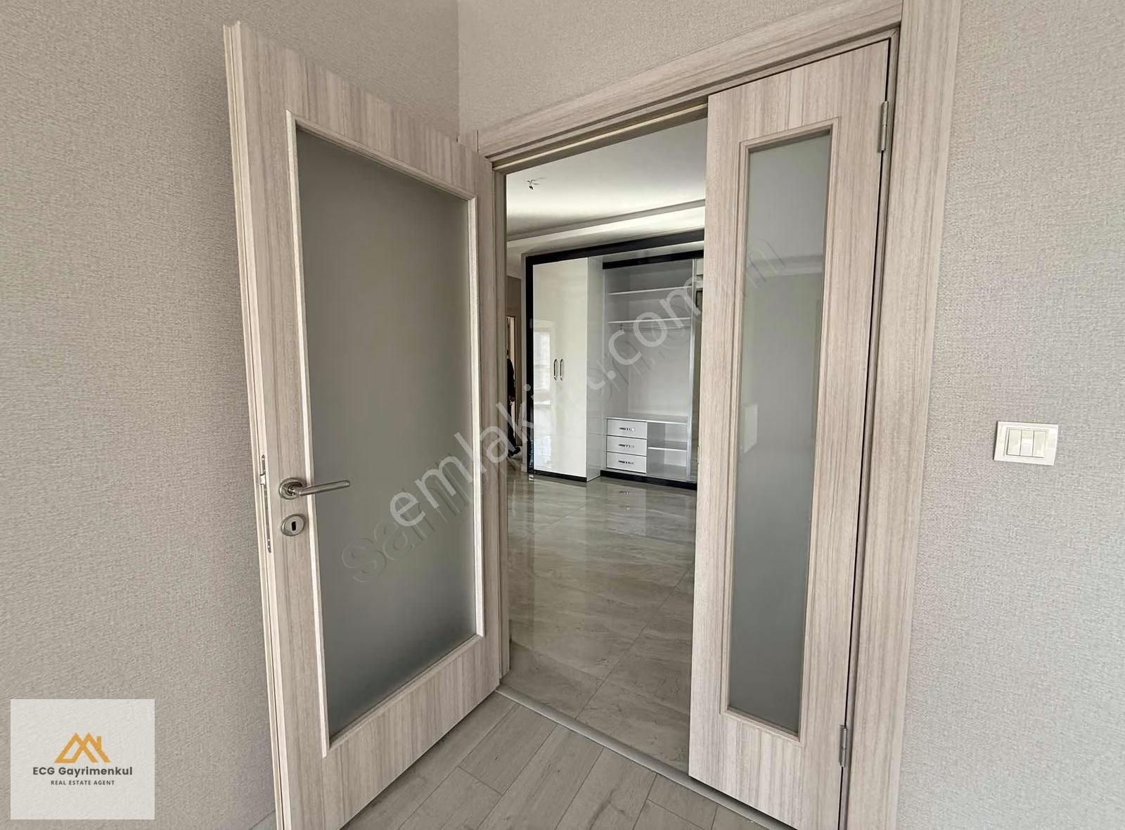 Engincan Gül'den; Sitede 8. Katta Lüx 4+1 Kiralık Daire - Görsel 13