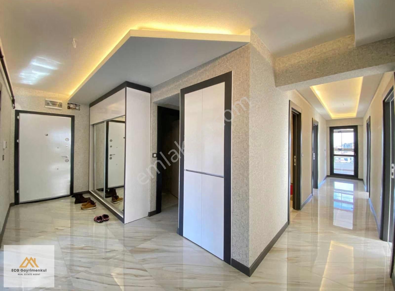 Ecg Gayrimenkul'den; Sitede Çok Geniş 4+1 Süper Kiralık Daire !! - Görsel 17