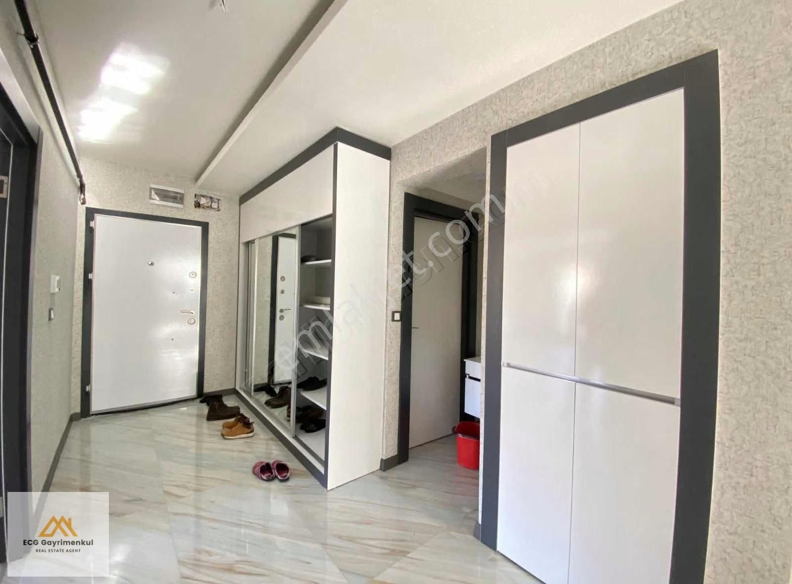 Ecg Gayrimenkul'den; Sitede Çok Geniş 4+1 Süper Kiralık Daire !! - Görsel 19