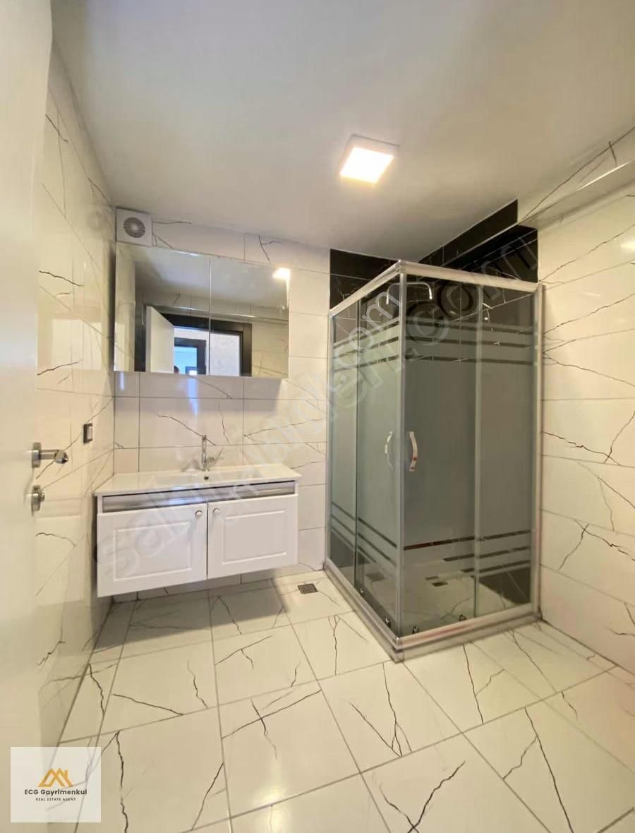 Ecg Gayrimenkul'den; Sitede Çok Geniş 4+1 Süper Kiralık Daire !! - Görsel 14