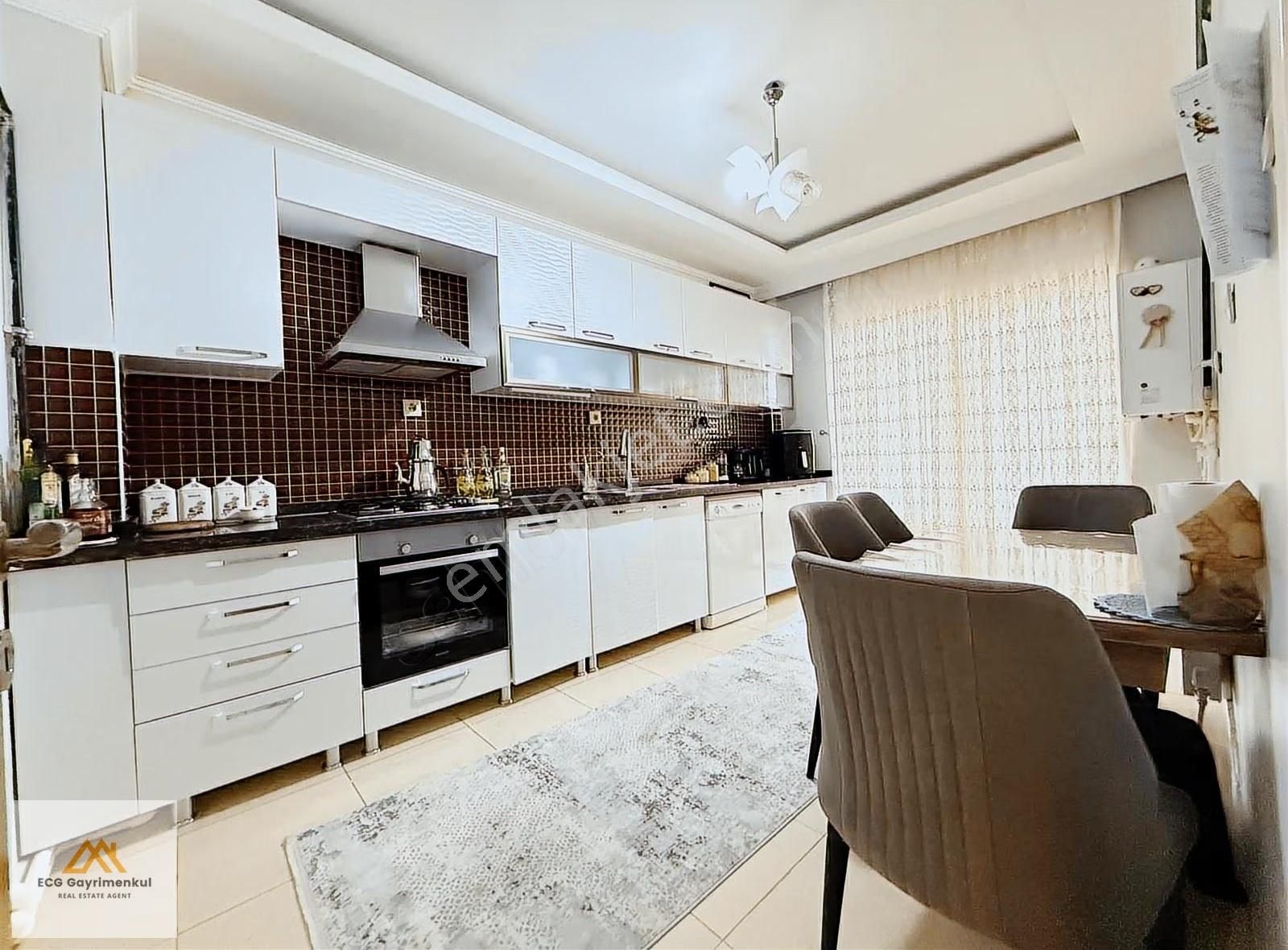 Engincan Gül'den; Sarayda Sitede Cadde Üzeri 3+1 Geniş Daire - Görsel 21