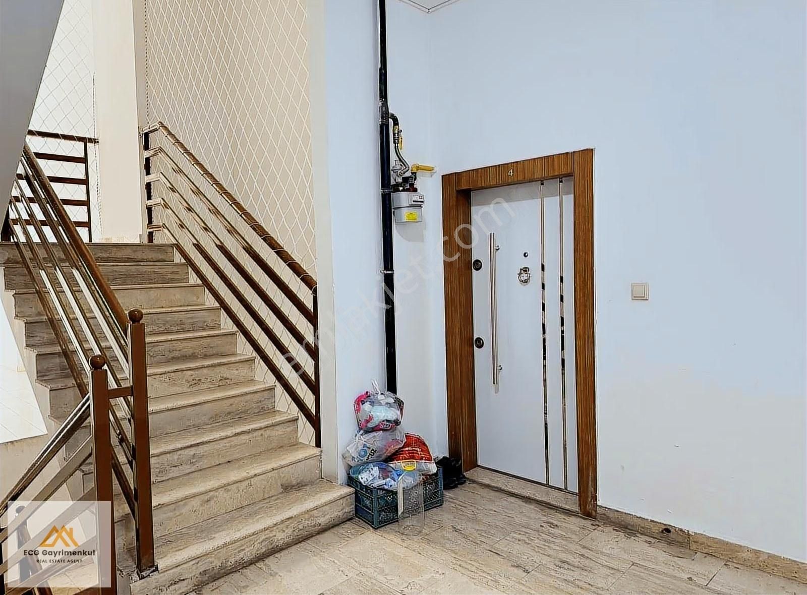 Engincan Gül'den; Sarayda Sitede Cadde Üzeri 3+1 Geniş Daire - Görsel 32