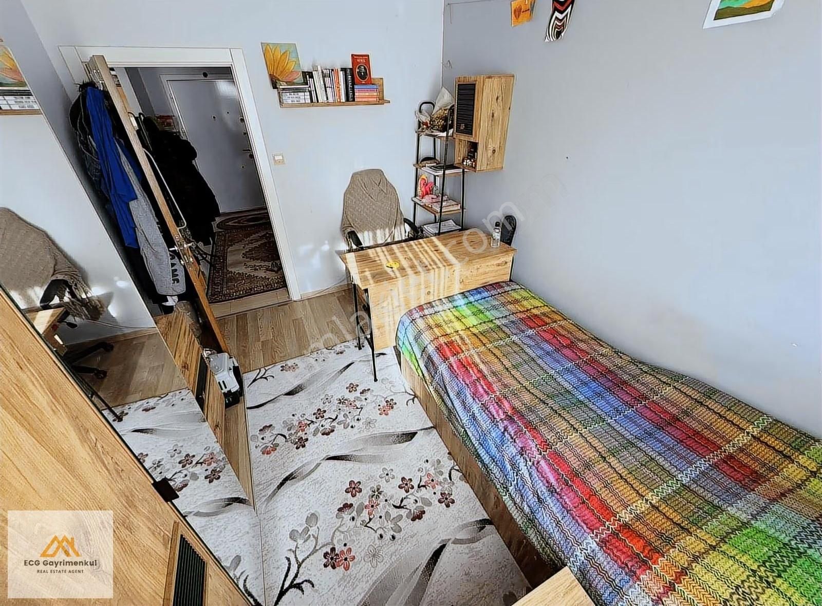 Engincan Gül'den; Sarayda Sitede Cadde Üzeri 3+1 Geniş Daire - Görsel 5