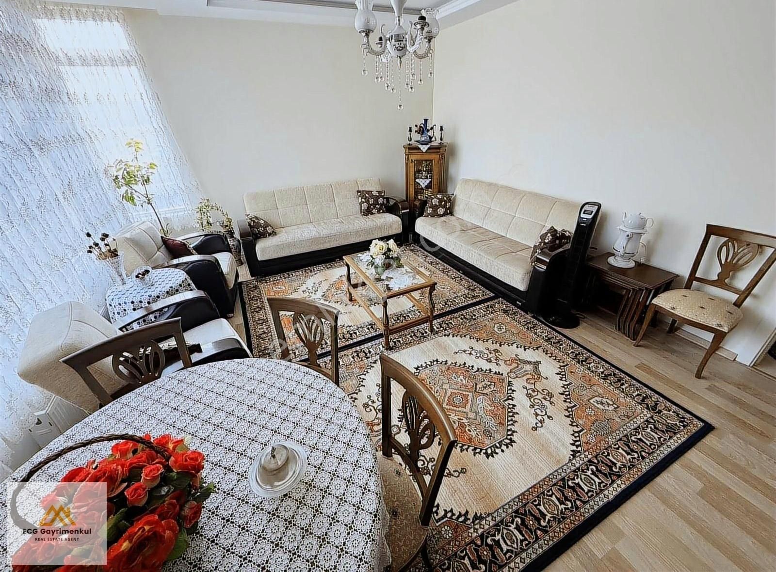 Engincan Gül'den; Sarayda Sitede Cadde Üzeri 3+1 Geniş Daire - Görsel 15