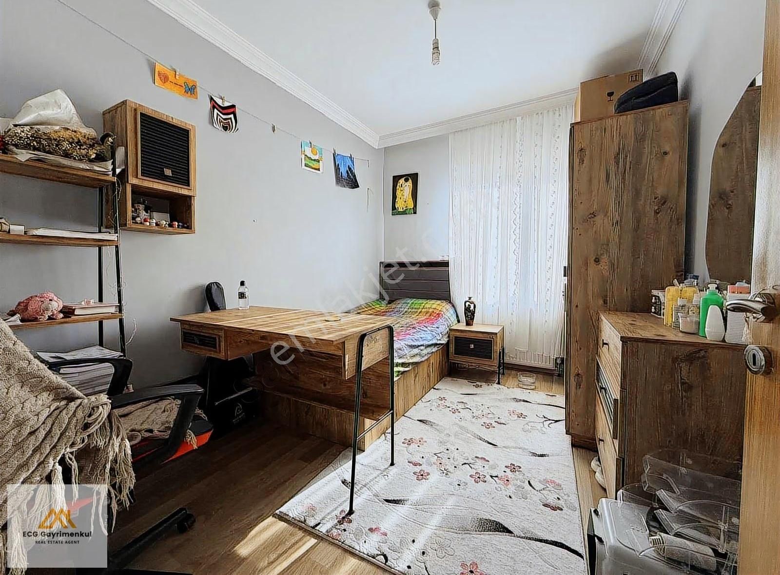 Engincan Gül'den; Sarayda Sitede Cadde Üzeri 3+1 Geniş Daire - Görsel 11