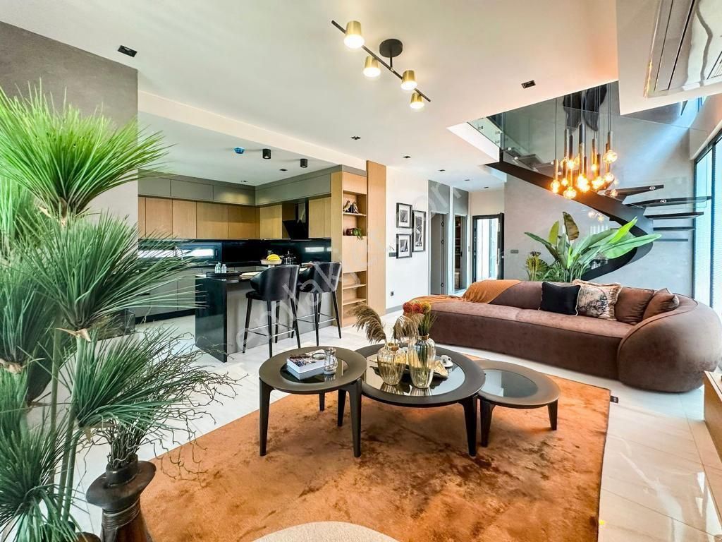 Kuşadası Merkezde Satılık 4+1 6+1 Vtiplla - Görsel 9