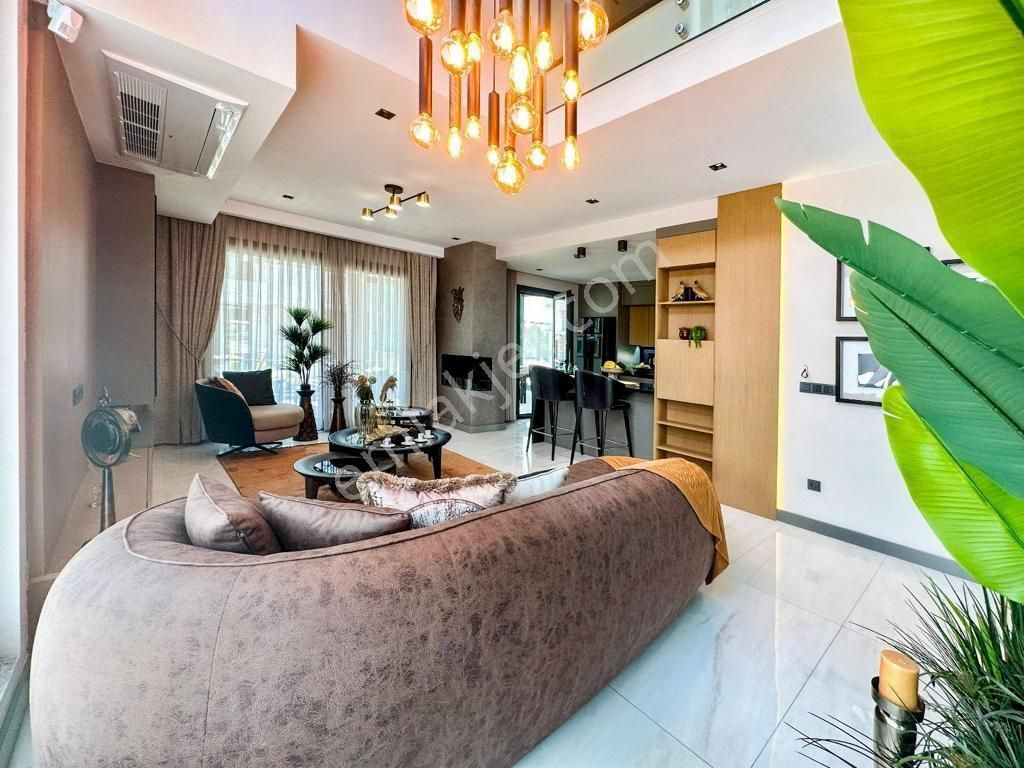 Kuşadası Merkezde Satılık 4+1 6+1 Vtiplla - Görsel 8