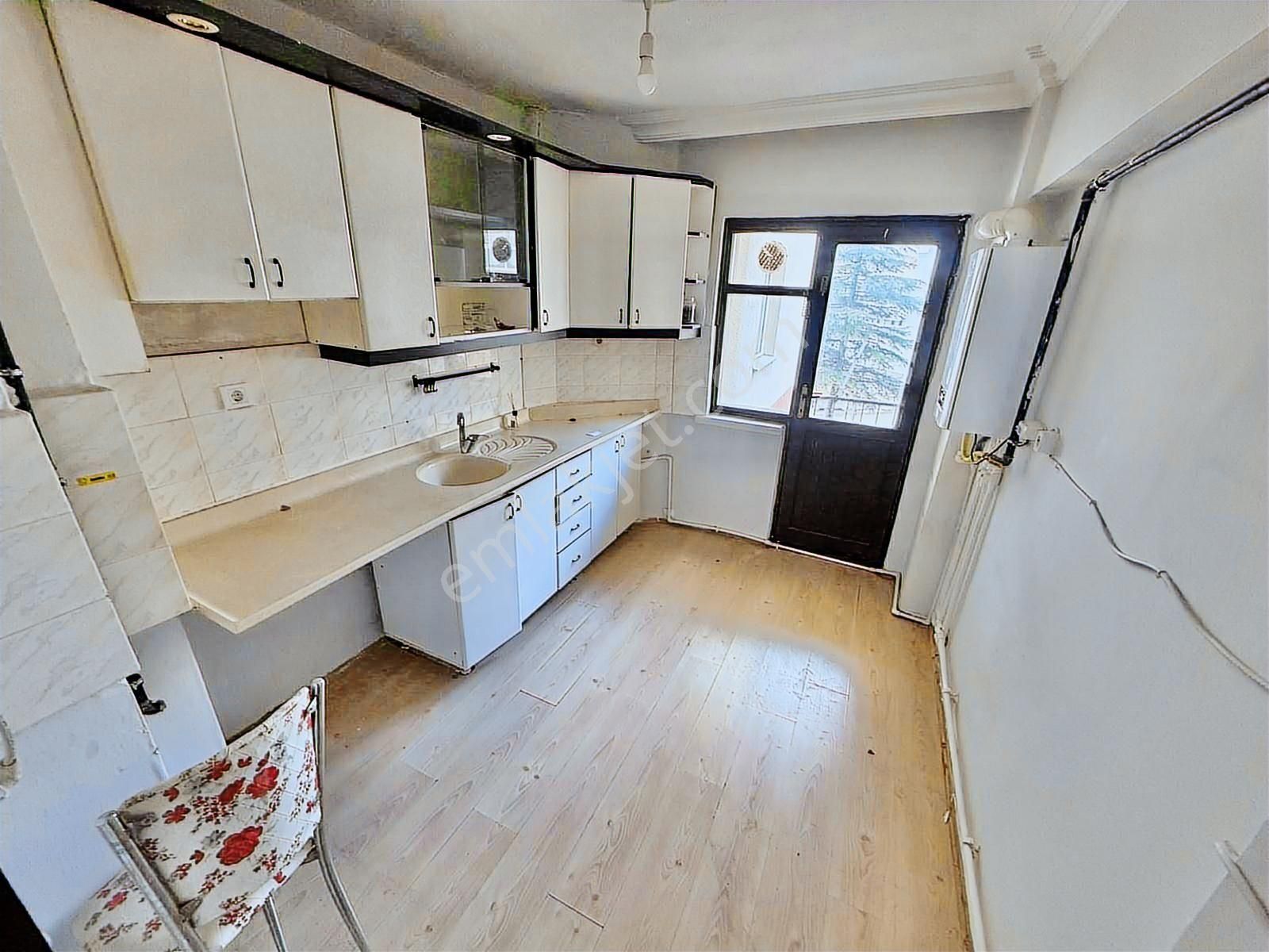 Ertuğrul Gazi Mah. 3+1 Salon Bağımsız 2.katta Site İçerisinde - Görsel 2