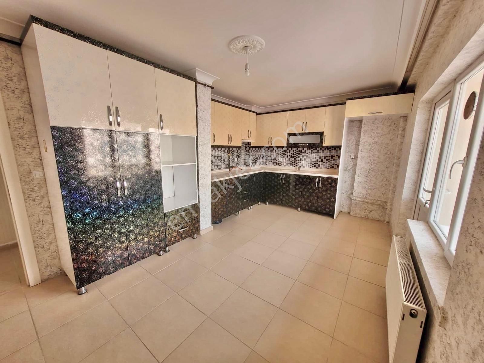 Etimesgut Piyade Mah. 4+1 Full Yapılı Geniş Katta Dubleks - Görsel 3