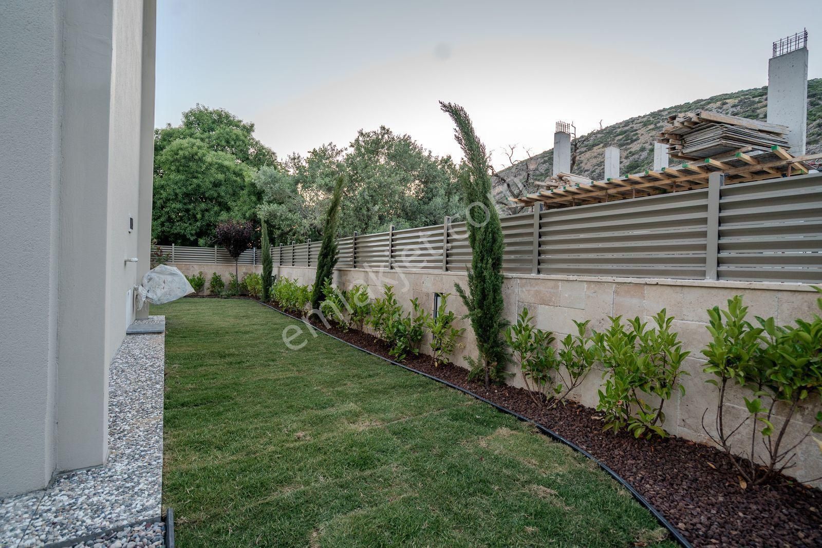 Kuşadası Merkezde Satılık 4+1 Sıfır Villa - Görsel 7