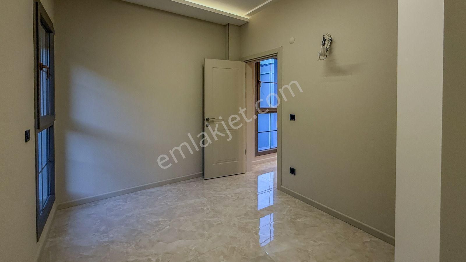 Kuşadası Merkezde Satılık 4+1 Sıfır Villa - Görsel 31