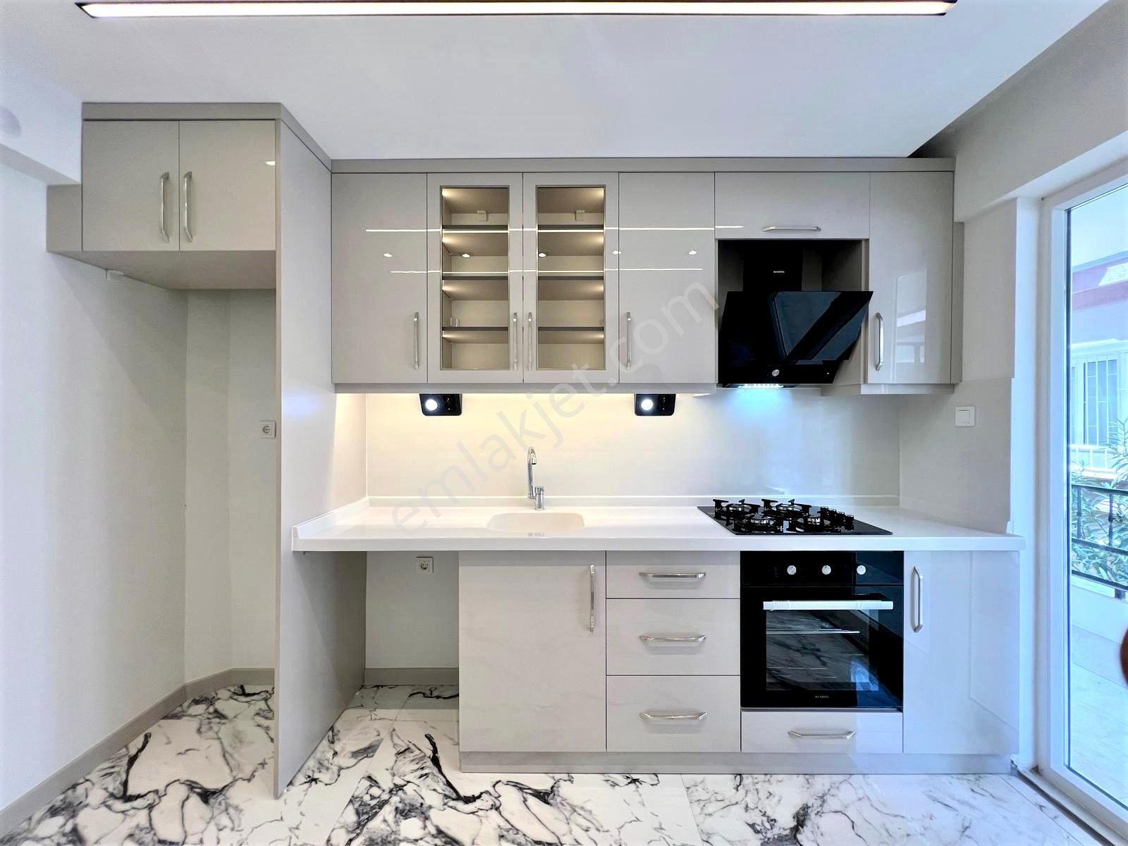 🏡 Referans'tan İkizçay'da Ayrı Mutfak Modern Tasarımlı Ön Cephe 3+1 Daire - Görsel 21