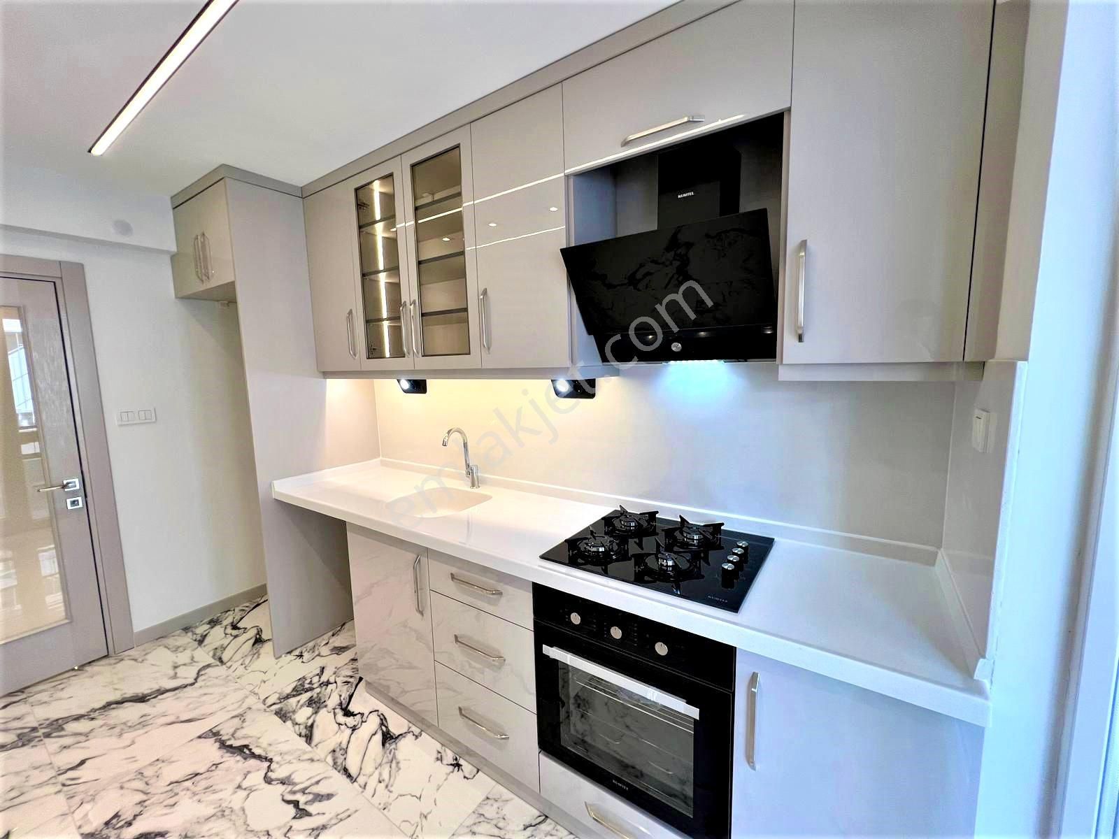 🏡 Referans'tan İkizçay'da Ayrı Mutfak Modern Tasarımlı Ön Cephe 3+1 Daire