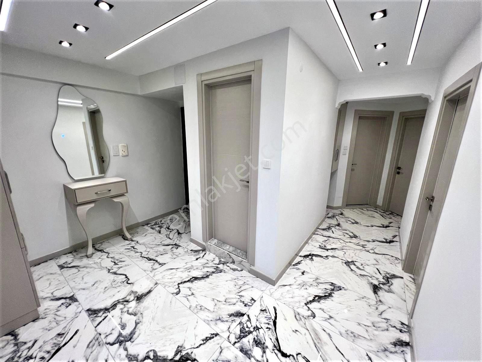 🏡 Referans'tan İkizçay'da Ayrı Mutfak Modern Tasarımlı Ön Cephe 3+1 Daire - Görsel 10